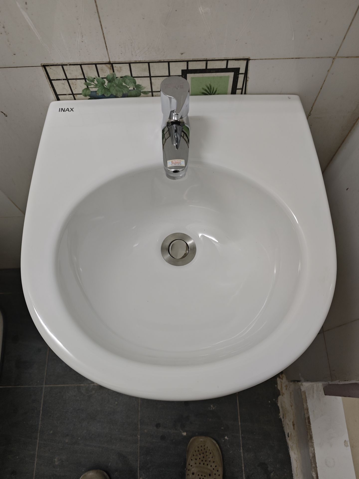 Đánh giá sản phẩm Chậu rửa lavabo treo tường INAX L-282V (L282V) (L-282VFC)