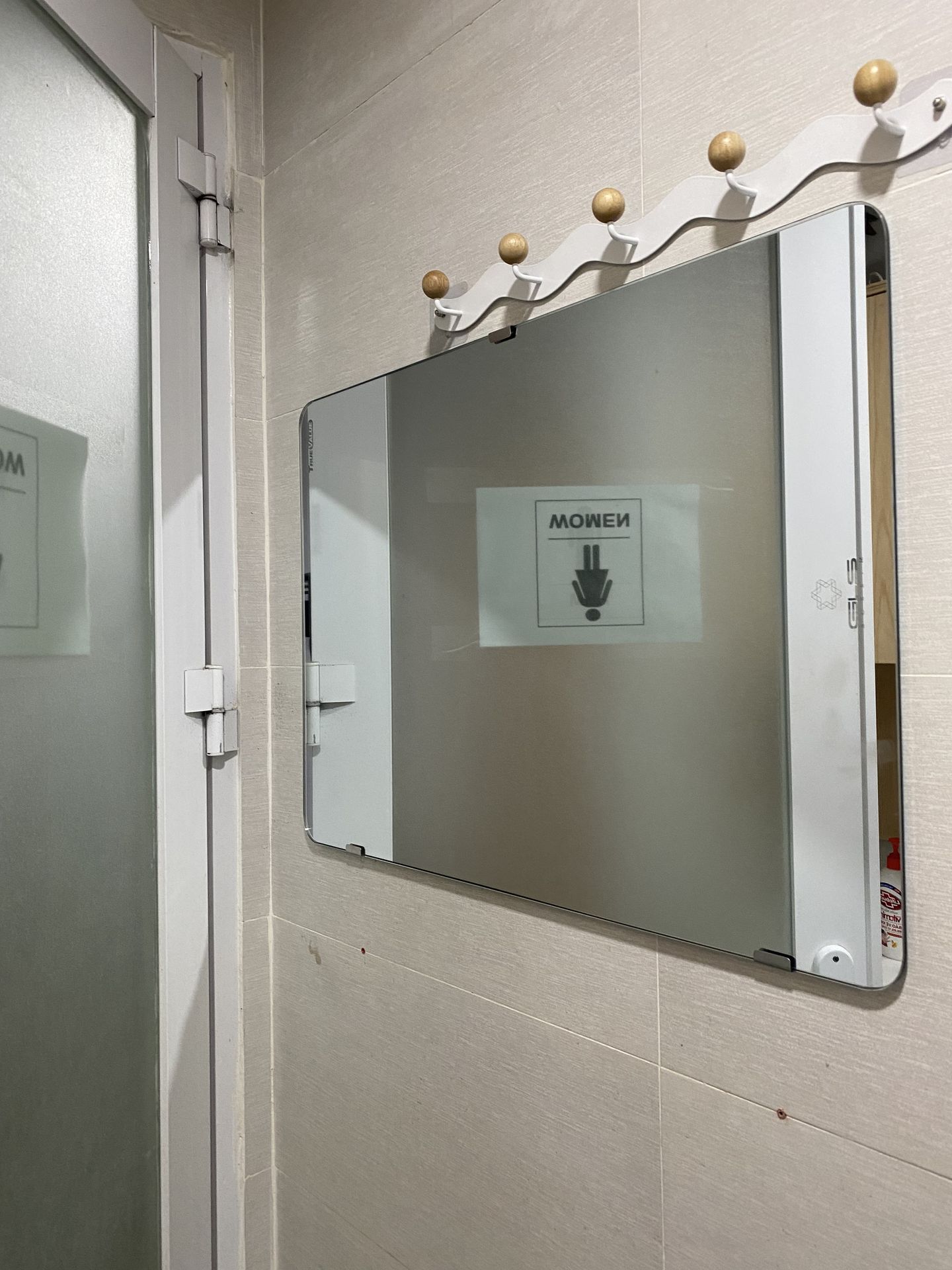 Đánh giá sản phẩm Gương trơn GLS VS00R30 chữ nhật đứng 50x70cm bo góc R30