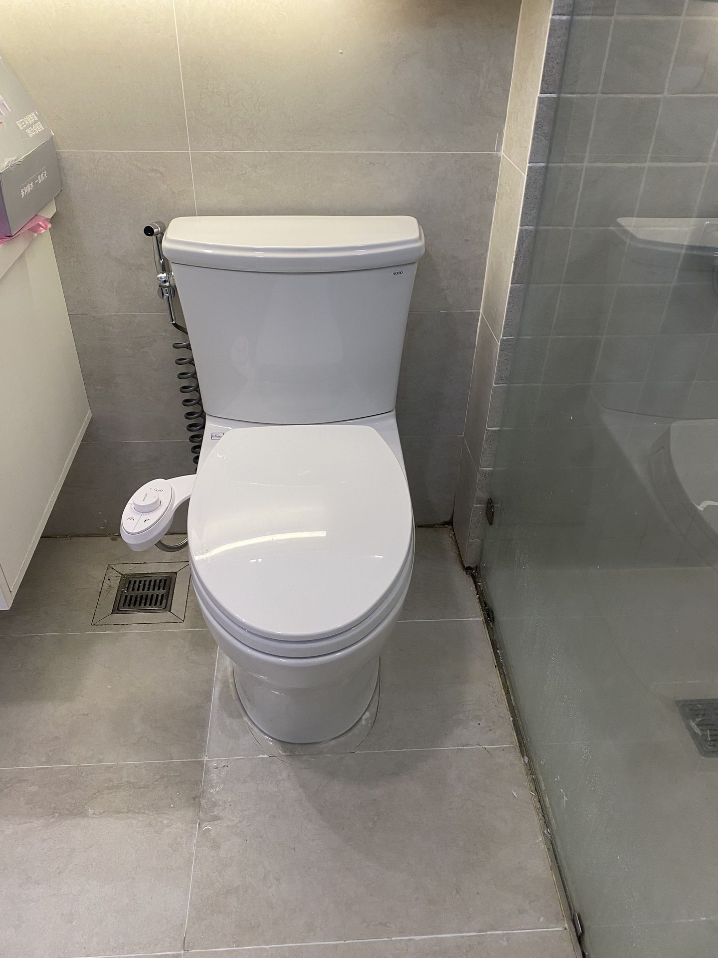 Đánh giá sản phẩm Bồn cầu 2 khối TOTO CS986GT2 nắp đóng êm TC393VS