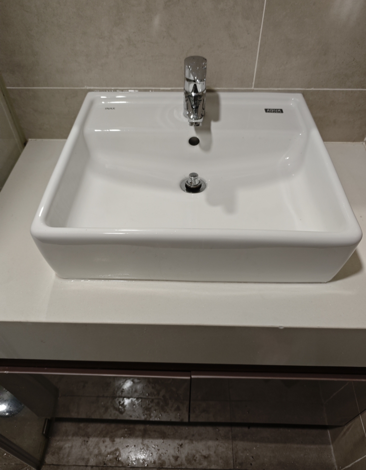 Đánh giá sản phẩm Chậu rửa lavabo đặt bàn INAX AL-293V (AL293V) (AL-293VFC) men Aqua Ceramic