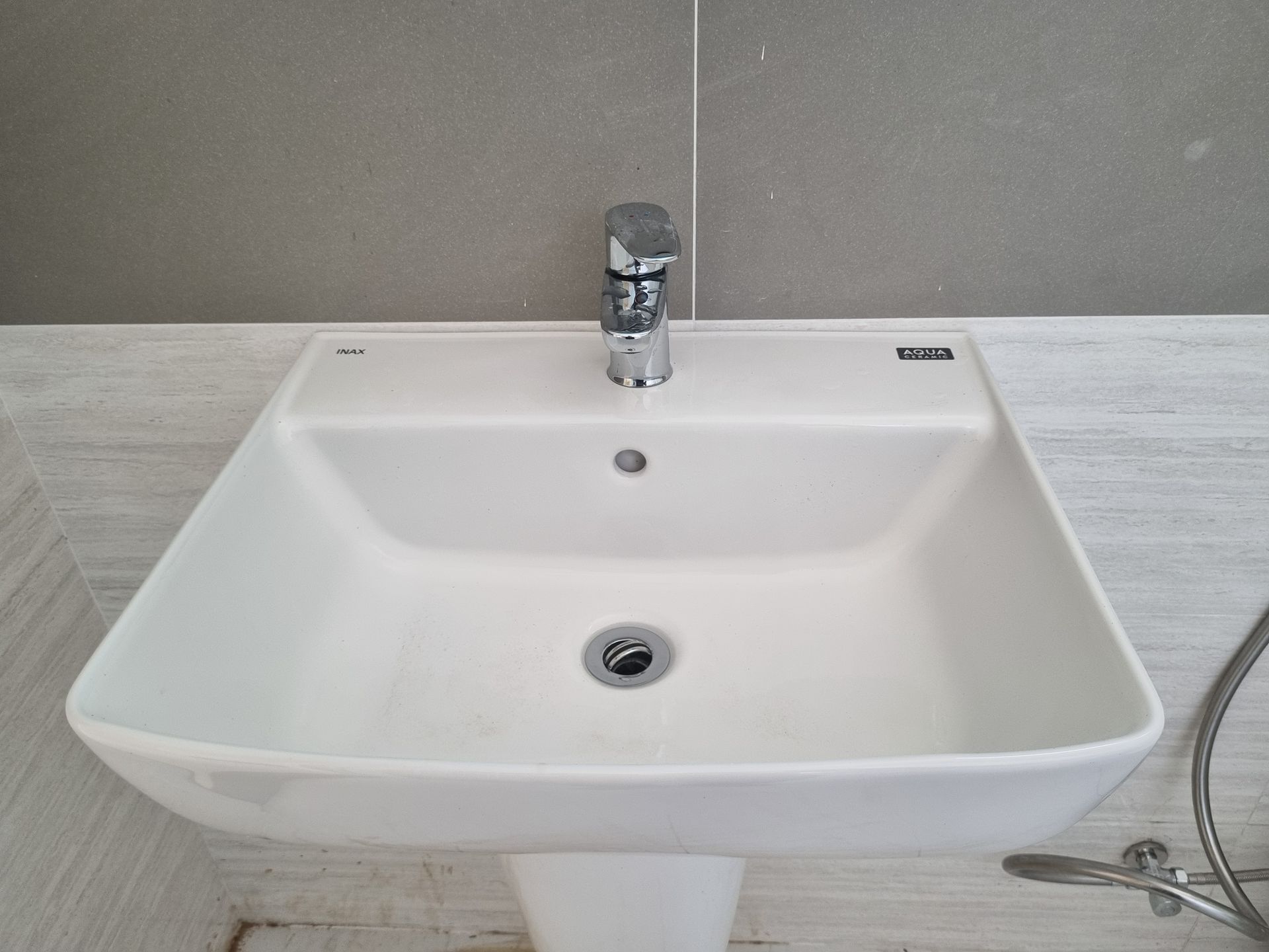 Đánh giá sản phẩm Vòi chậu lavabo nóng lạnh INAX LFV-1112S (LFV1112S)