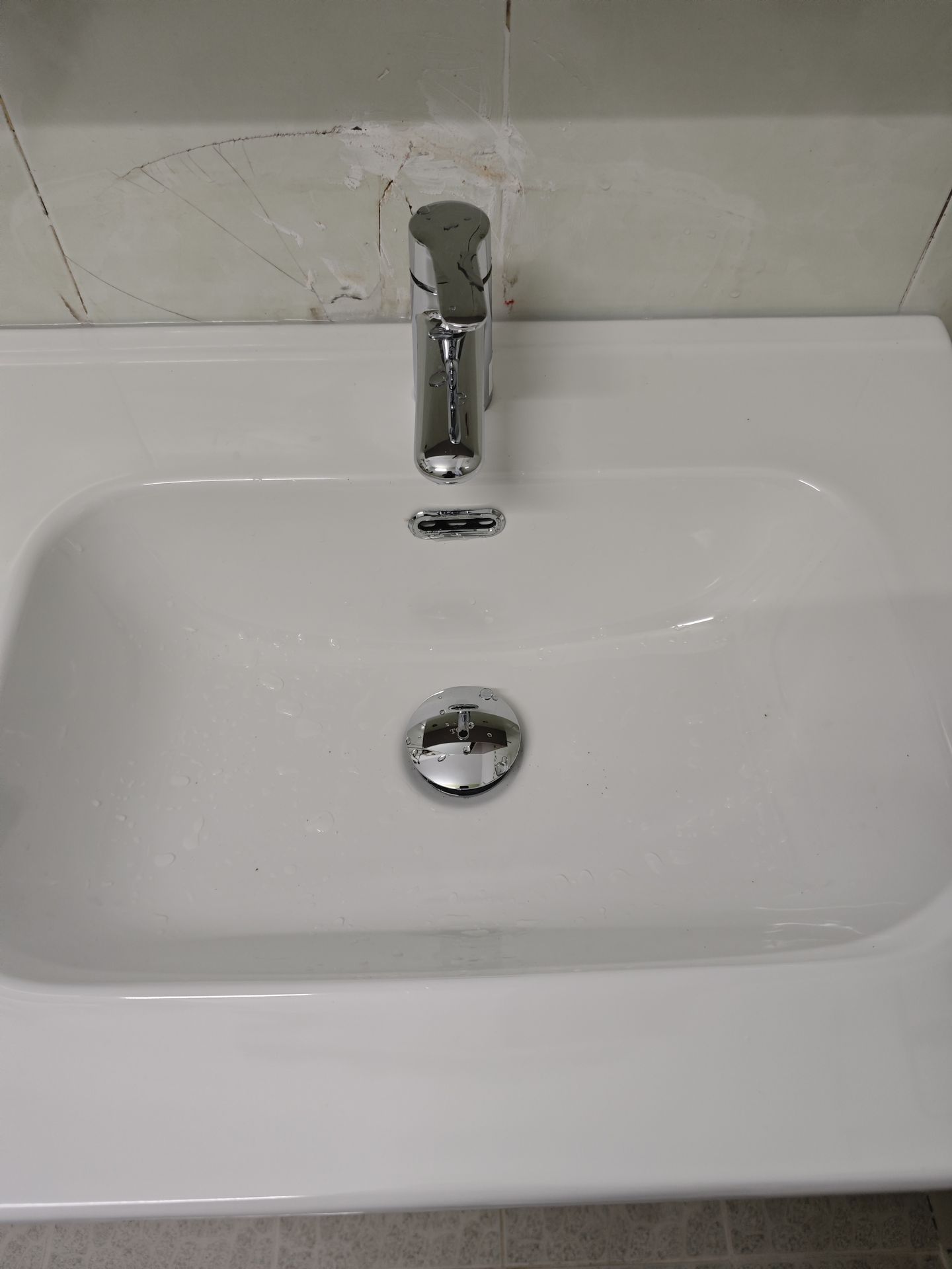 Đánh giá sản phẩm Vòi lavabo lạnh TOTO TVLC101NSR