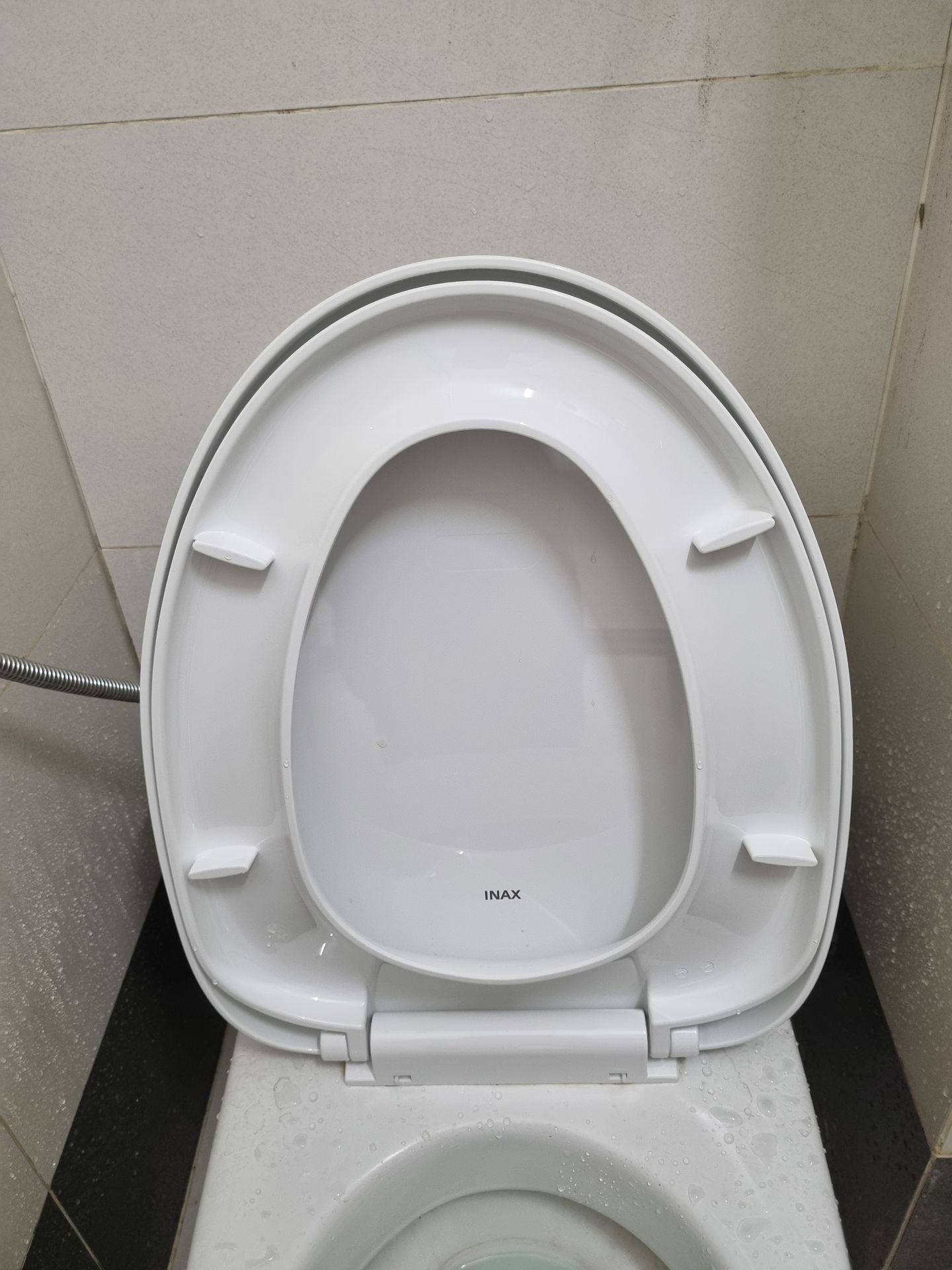 Đánh giá sản phẩm Nắp bồn cầu đóng êm INAX CF-700VS (CF700VS)