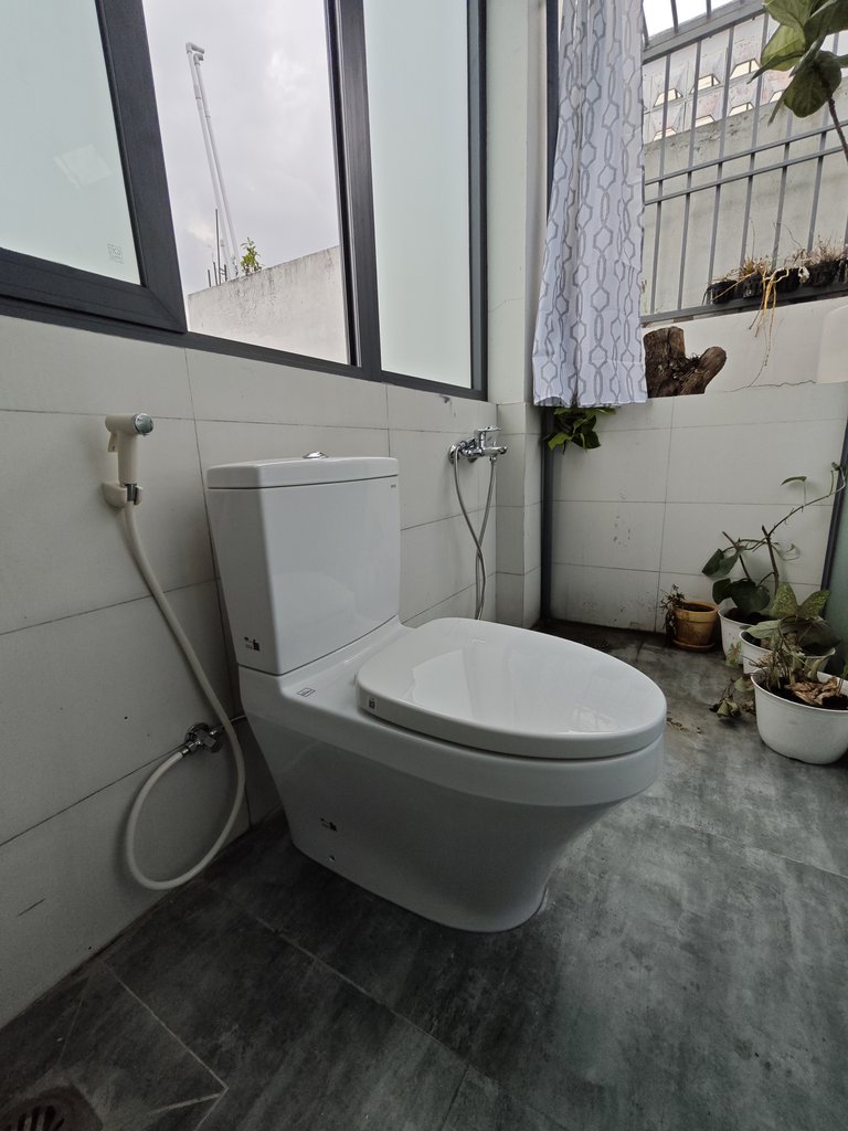 Đánh giá sản phẩm Bồn cầu 2 khối TOTO CS948DT3 nắp đóng êm TC385VS