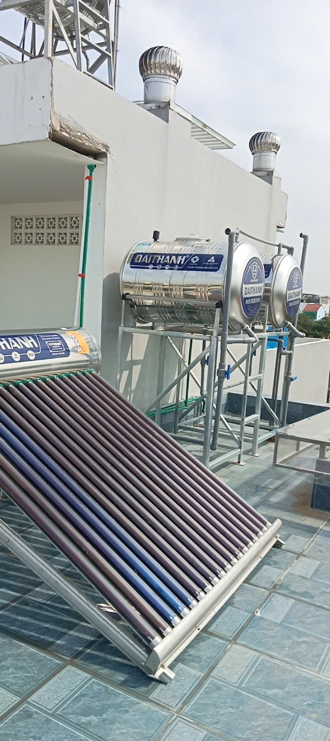 Đánh giá sản phẩm Máy nước nóng năng lượng mặt trời Đại Thành Inox 304 ống 58