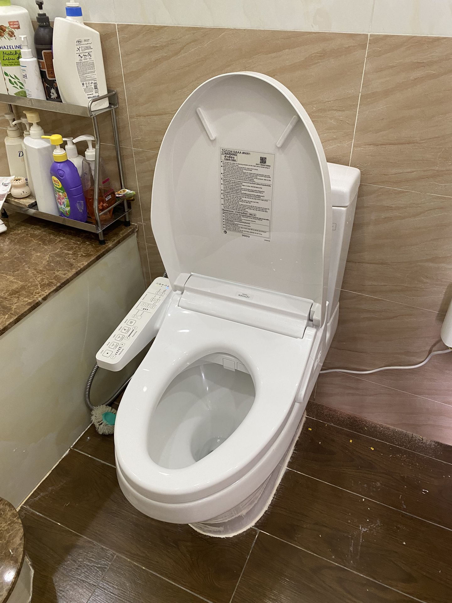 Đánh giá sản phẩm Nắp bồn cầu thông minh Washlet C2 TOTO TCF23410AAA (W16)