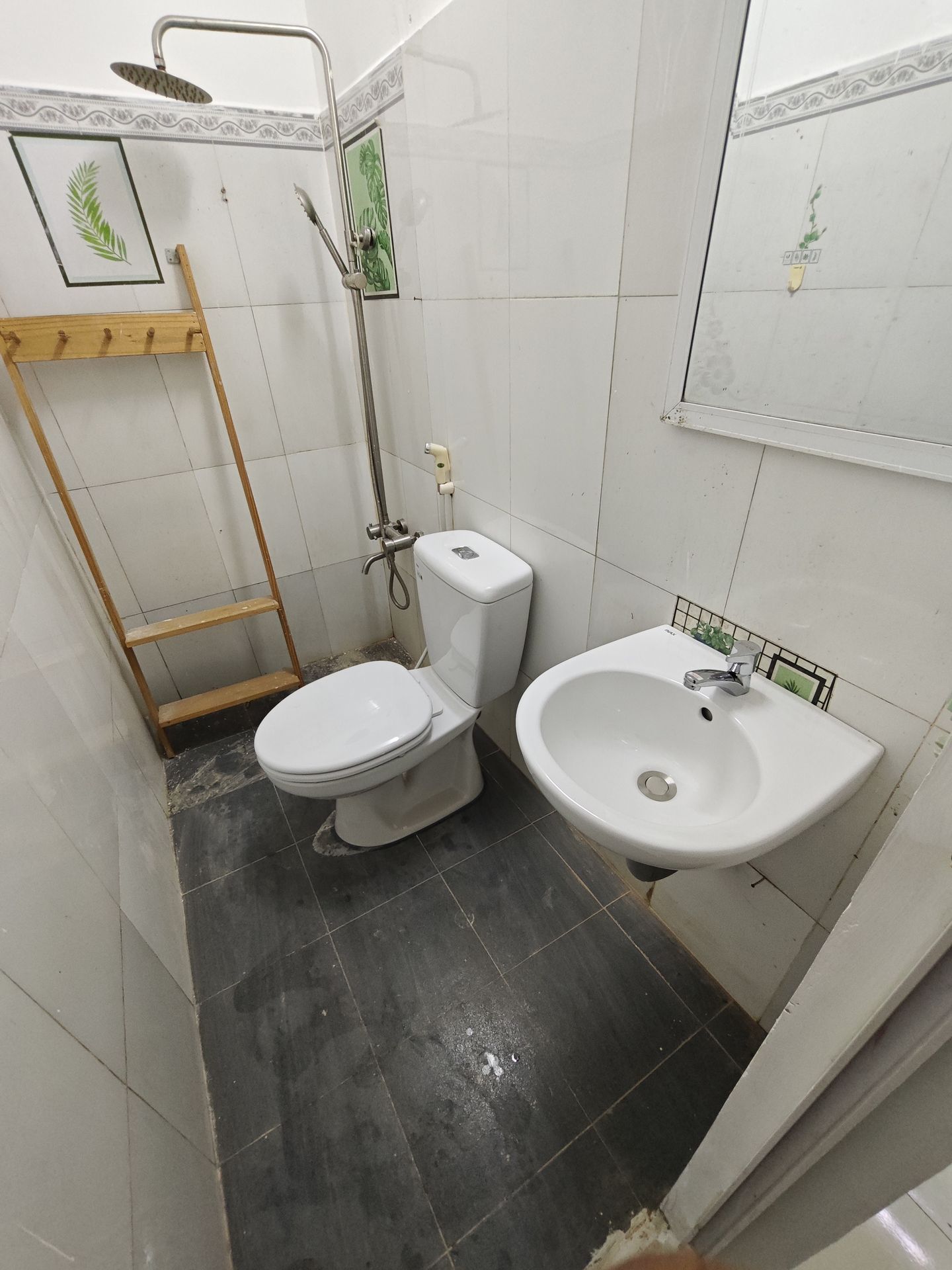 Đánh giá sản phẩm Bồn cầu 2 khối INAX C-108VA (C108VA) xả nhấn nắp thường