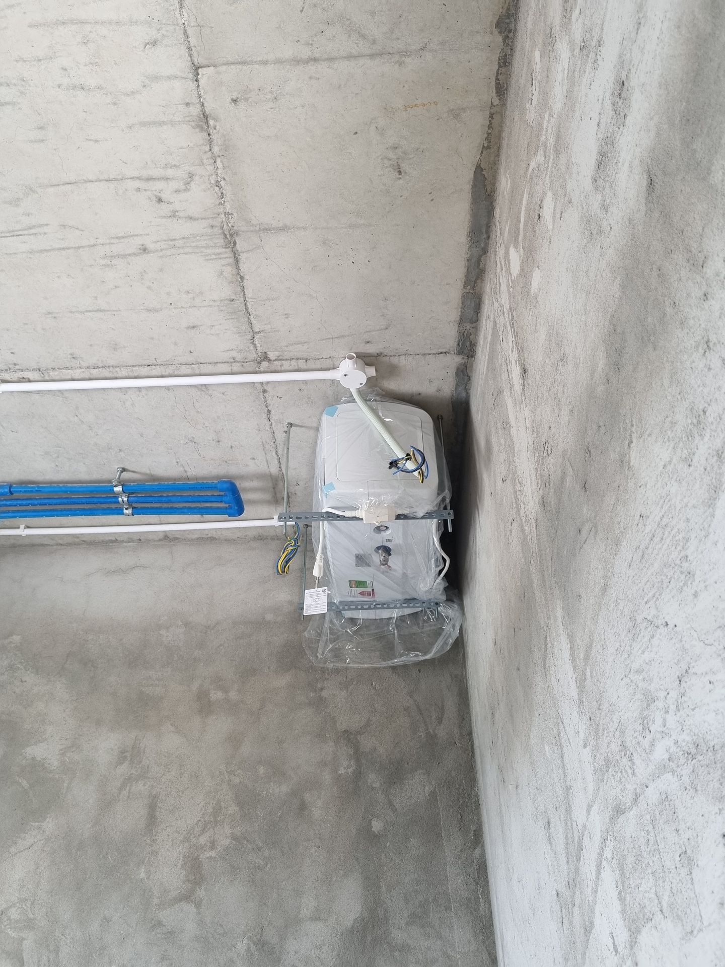 Đánh giá sản phẩm Máy nước nóng gián tiếp Slim3 R Ariston