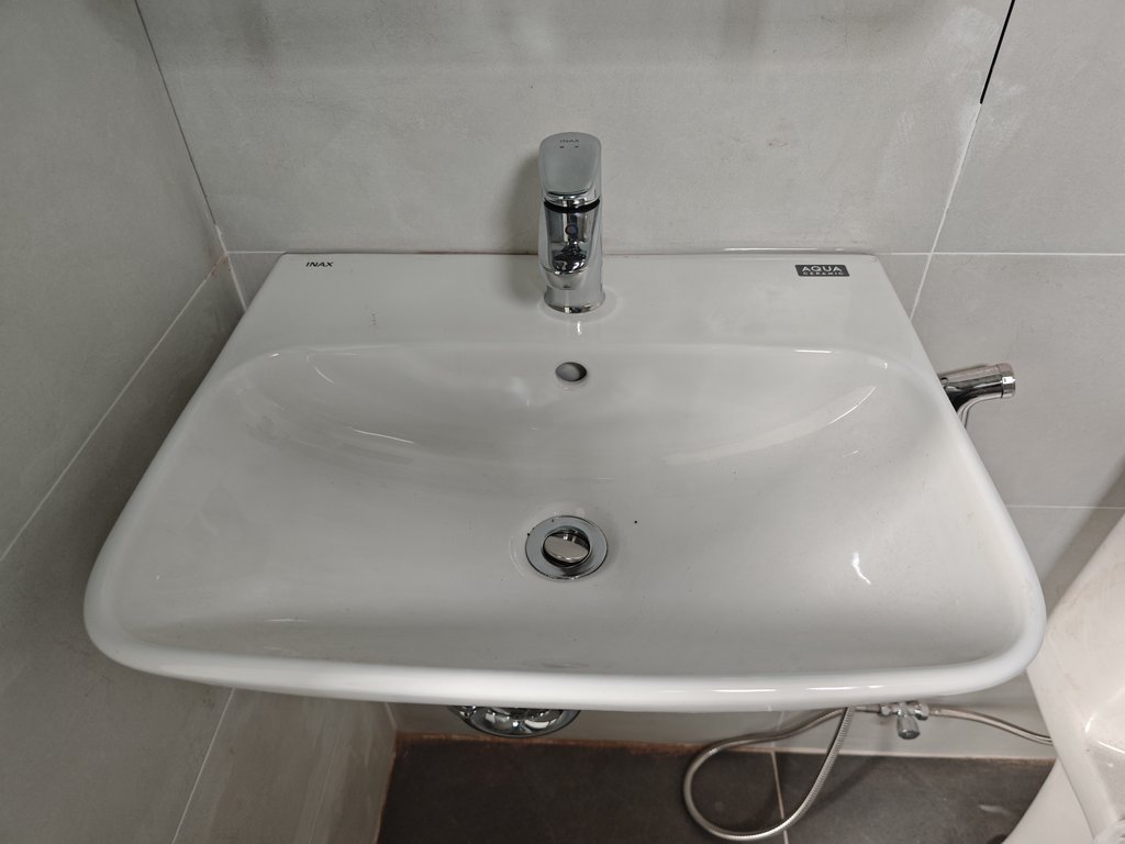 Đánh giá sản phẩm Vòi chậu lavabo nóng lạnh INAX LFV-1112S (LFV1112S)