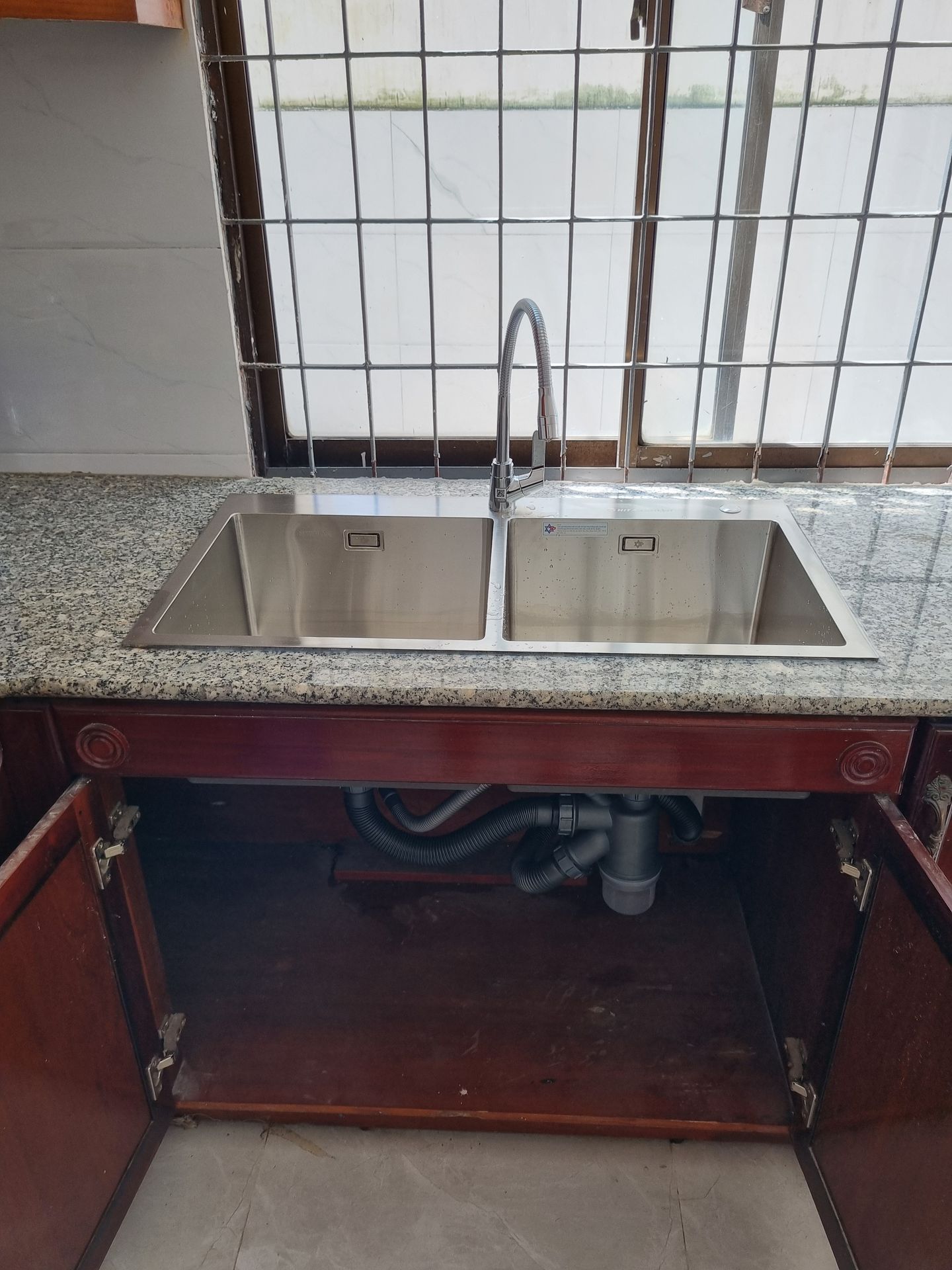 Đánh giá sản phẩm Chậu chén 2 hố inox 304 82x45 cm HITA HD8245C-304