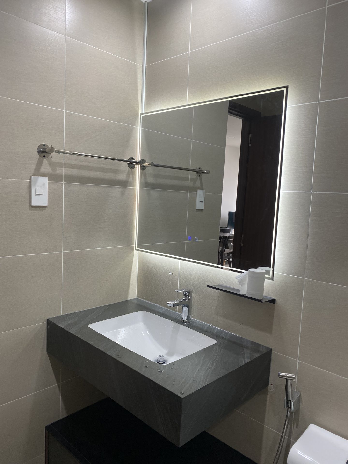 Đánh giá sản phẩm Bộ tủ chậu và tủ gương led size 800mm MOWOEN MW6630R-80SB