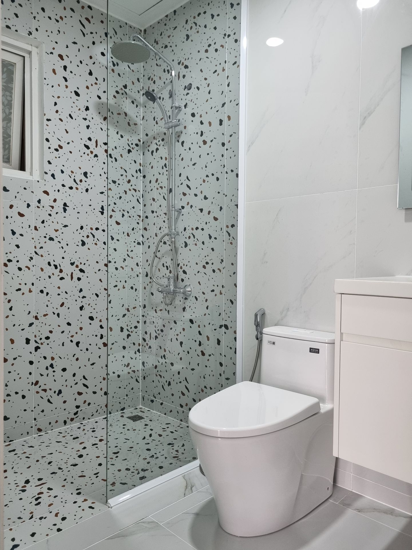 Đánh giá sản phẩm Vòi xịt vệ sinh INAX CFV-105MM (CFV105MM)