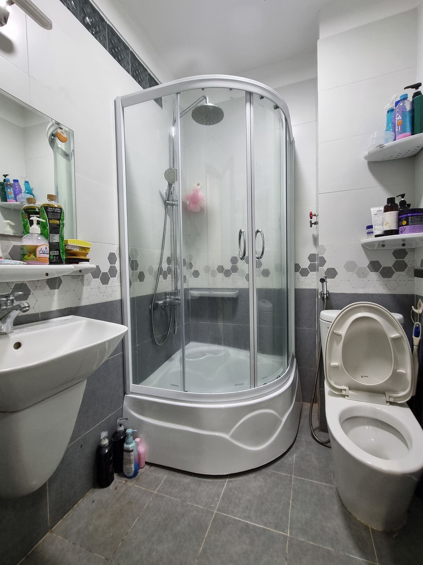 Đánh giá sản phẩm Bồn tắm đứng cửa lùa Caesar SPR101