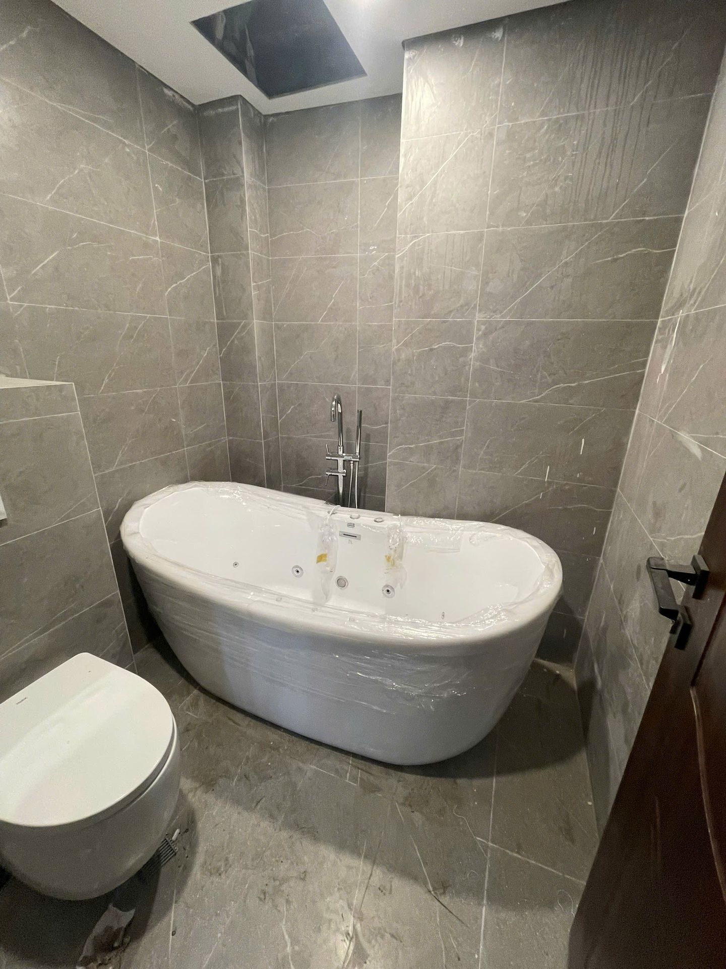 Đánh giá sản phẩm Bộ vòi sen xả bồn đặt sàn Alin Series MOWOEN ALIN-FB0001