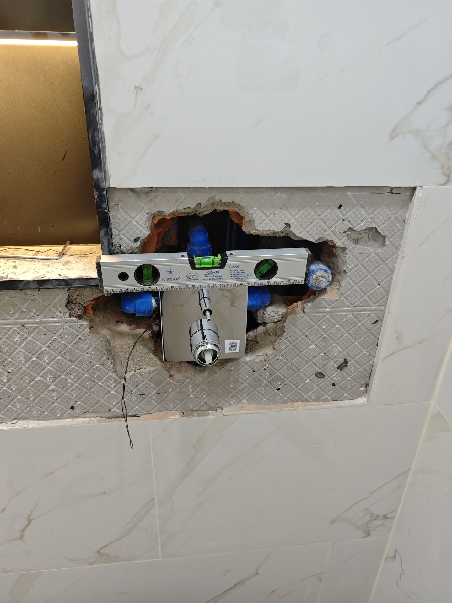 Đánh giá sản phẩm Van gật gù điều chỉnh nóng lạnh kèm nút chuyển hướng và phụ kiện âm tường TOTO TBG02304BA TBN01001B