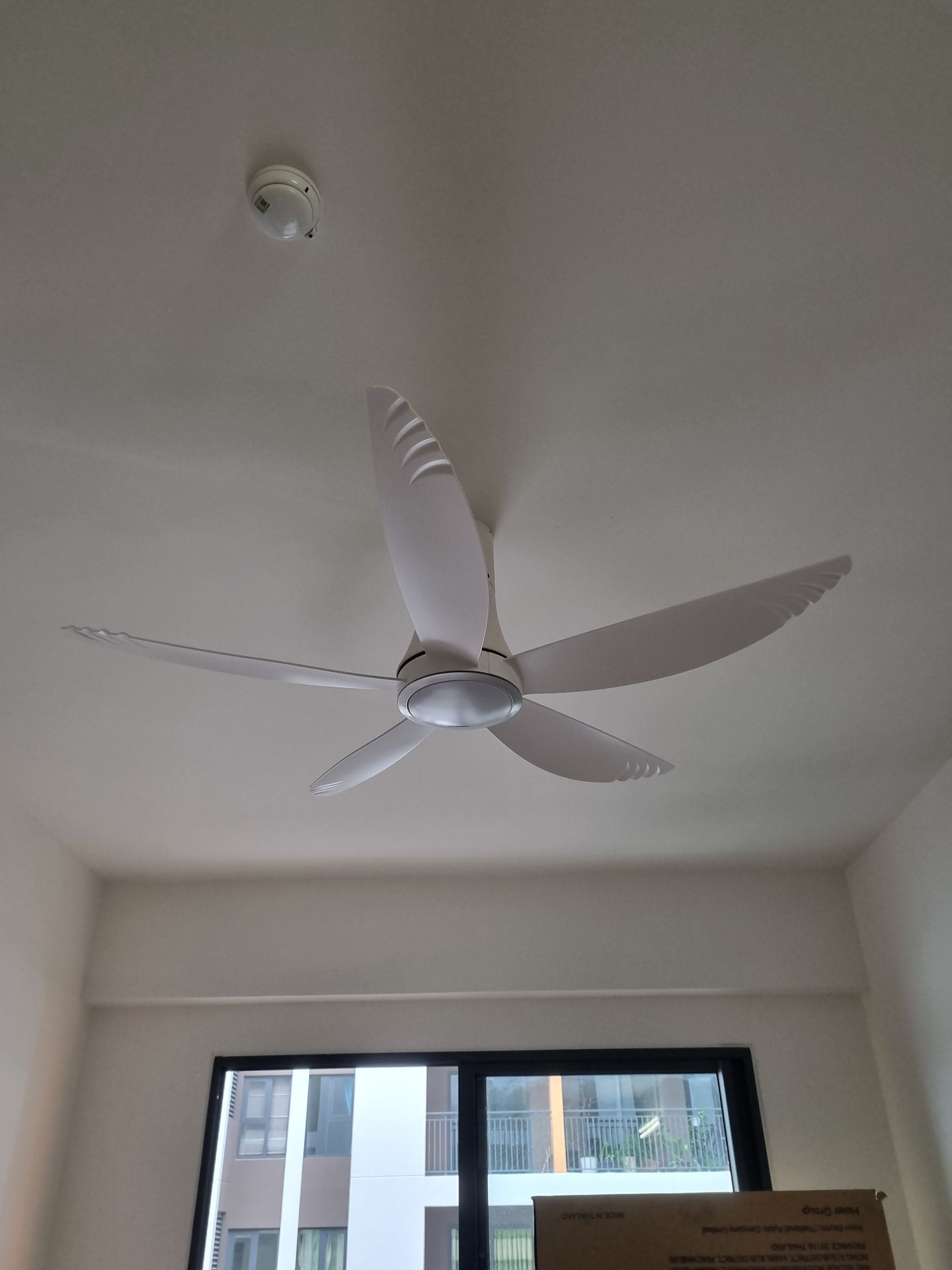 Đánh giá sản phẩm Quạt trần 5 cánh điều khiển từ xa Nanoco NCF5653-WL