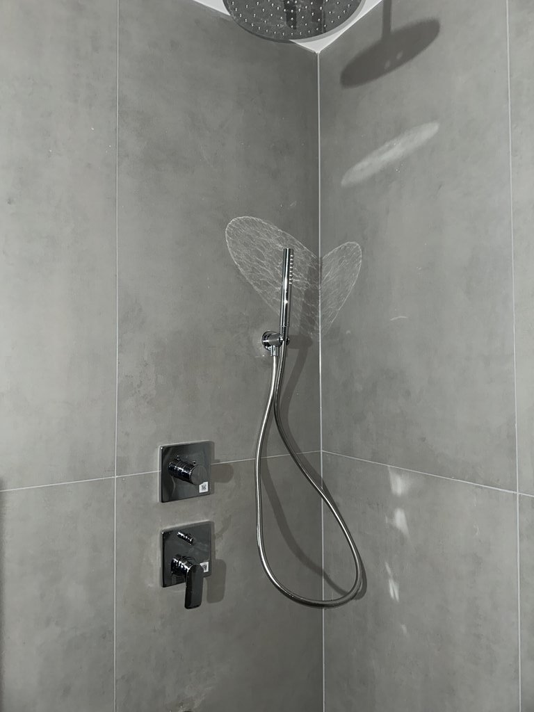 Đánh giá sản phẩm Gác sen kèm cút nối tường TOTO TBW07021A dòng G dáng tròn