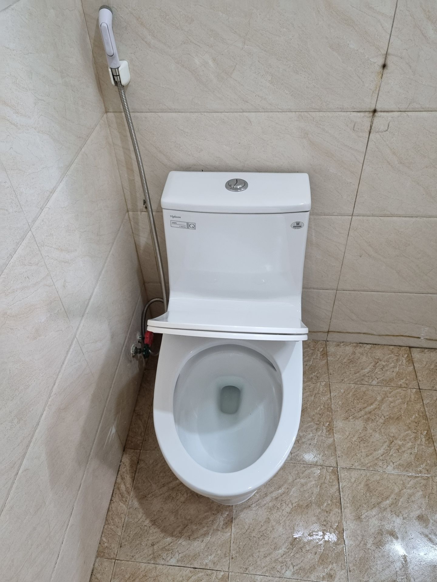 Đánh giá sản phẩm Bồn cầu 1 khối Viglacera V65 nắp êm (+ vòi xịt VG826 & van VG853)