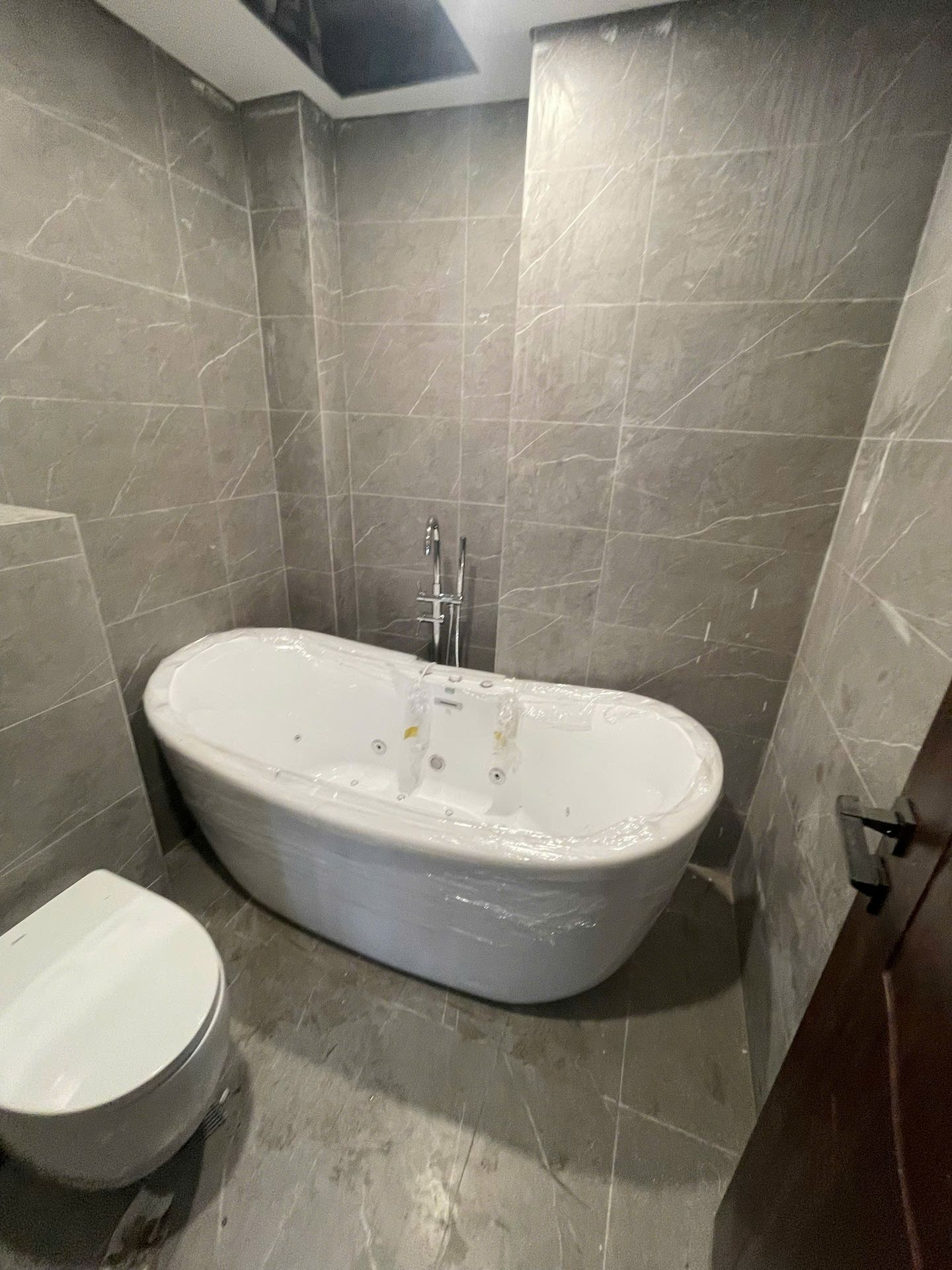 Đánh giá sản phẩm Bộ vòi sen xả bồn đặt sàn Alin Series MOWOEN ALIN-FB0001