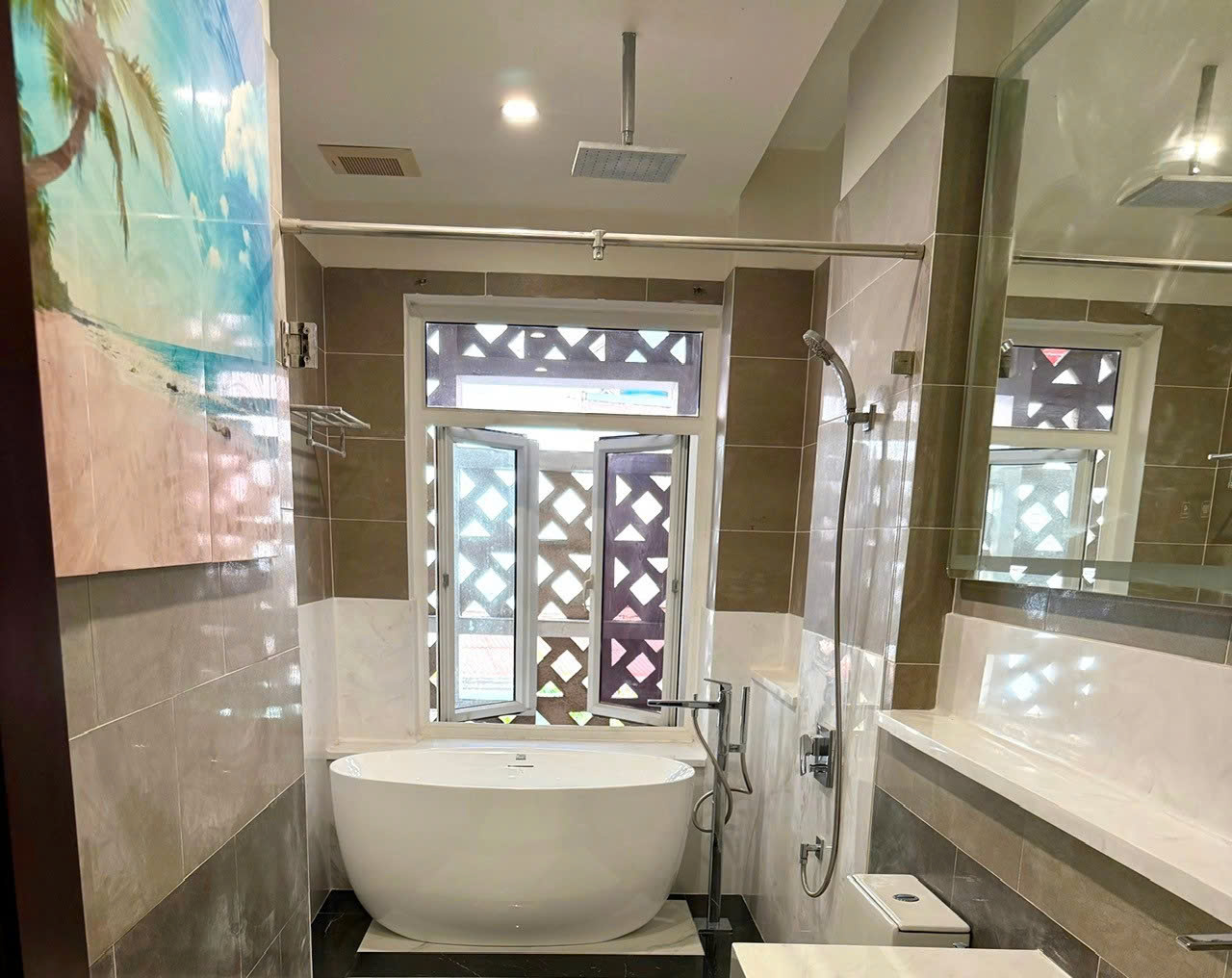 Đánh giá sản phẩm Bồn tắm đặt sàn 1.3m MOWOEN MW8227P–130