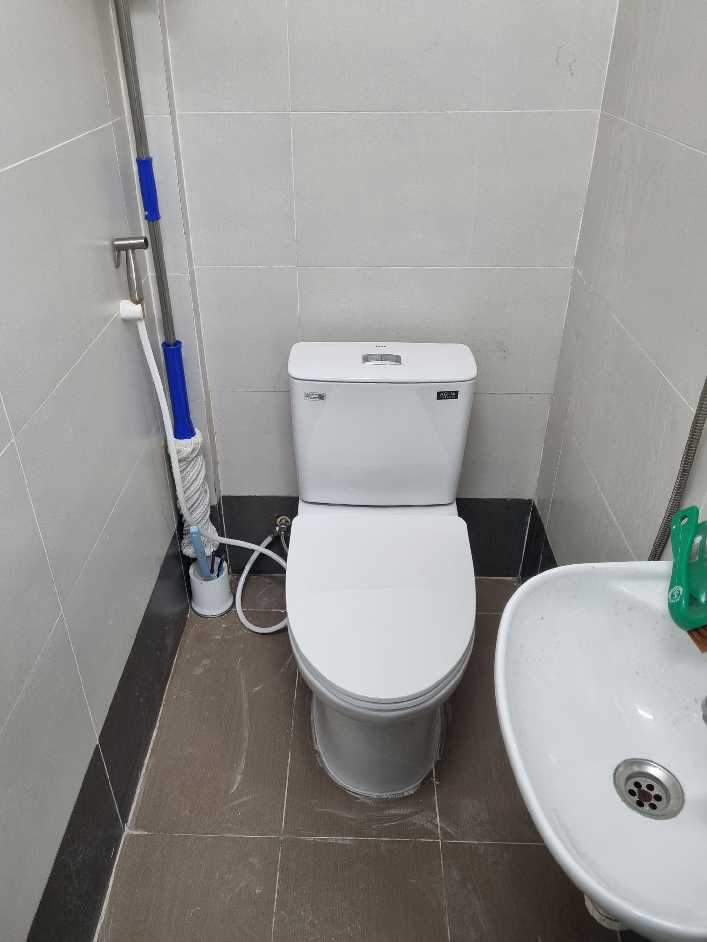 Đánh giá sản phẩm Bồn cầu 2 khối INAX AC-514VAN (AC514VAN) nắp đóng êm