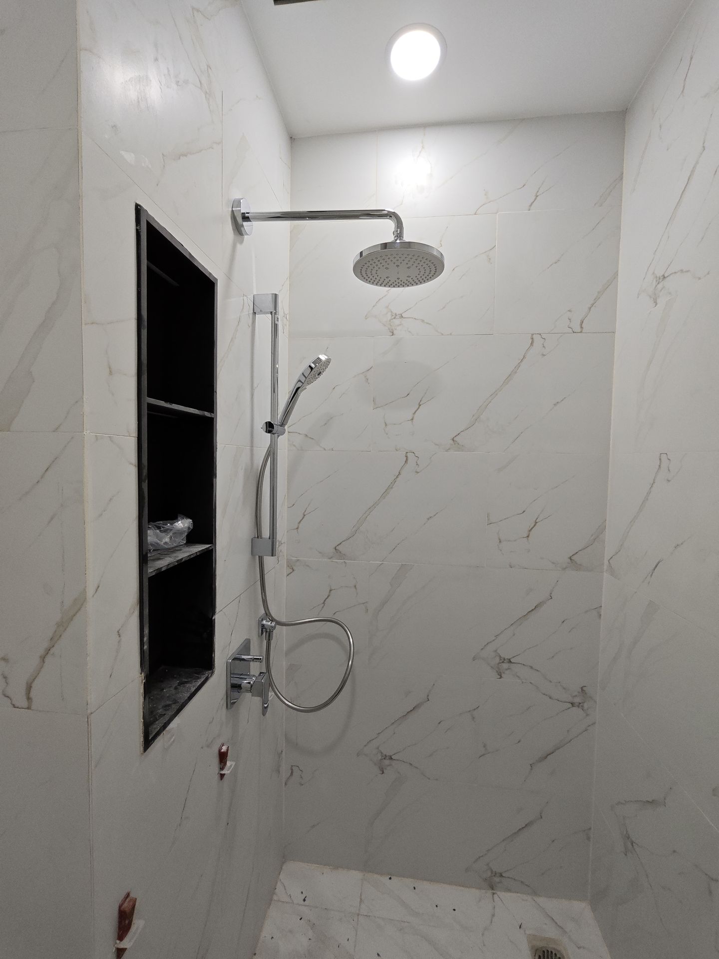 Đánh giá sản phẩm Van gật gù điều chỉnh nóng lạnh kèm nút chuyển hướng và phụ kiện âm tường TOTO TBG02304BA TBN01001B