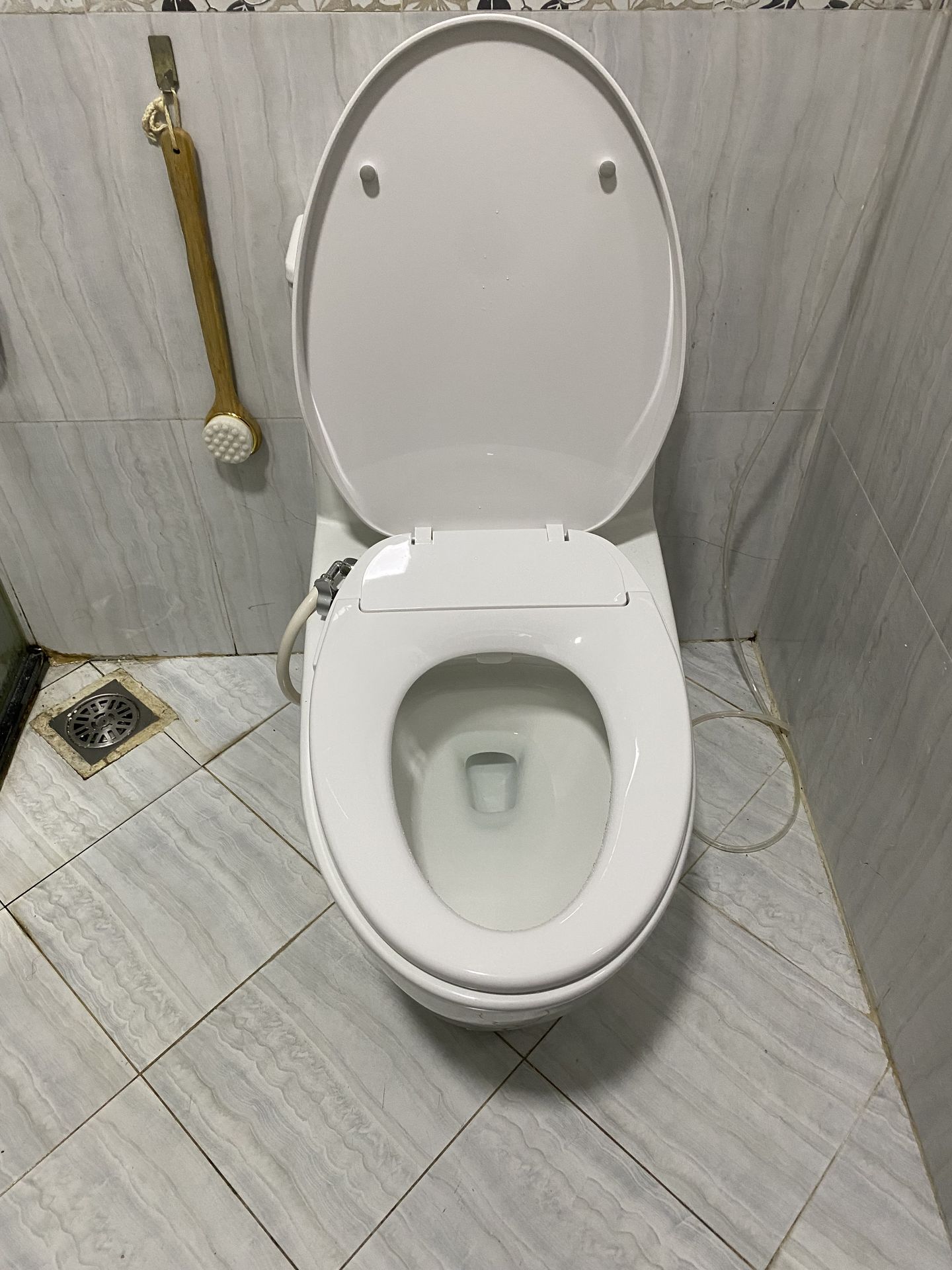 Đánh giá sản phẩm Bồn cầu 1 khối nắp rửa cơ Caesar C1363F + TAF060 (CD1363+TAF060)