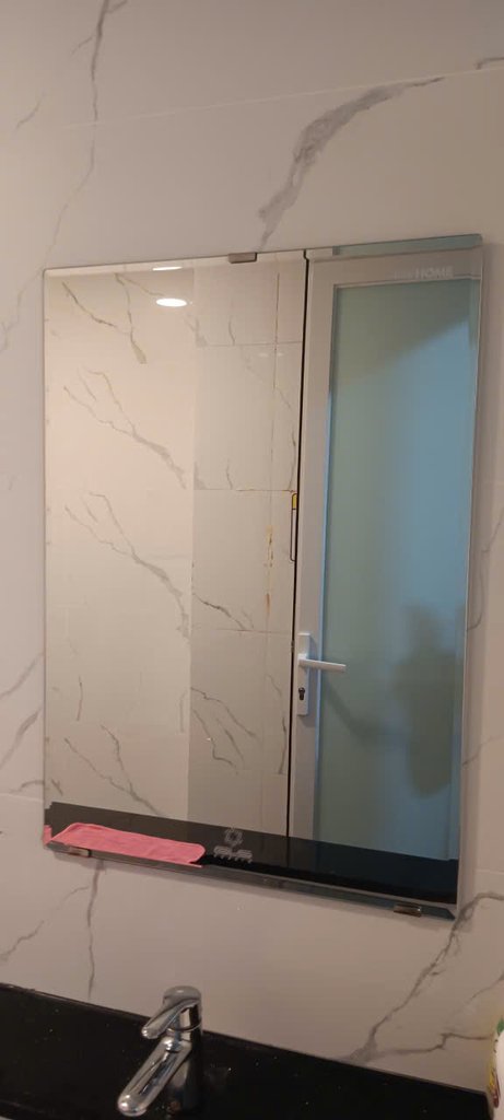 Đánh giá sản phẩm Gương trơn GLS HS00R31 chữ nhật đứng 50x70cm vát cạnh