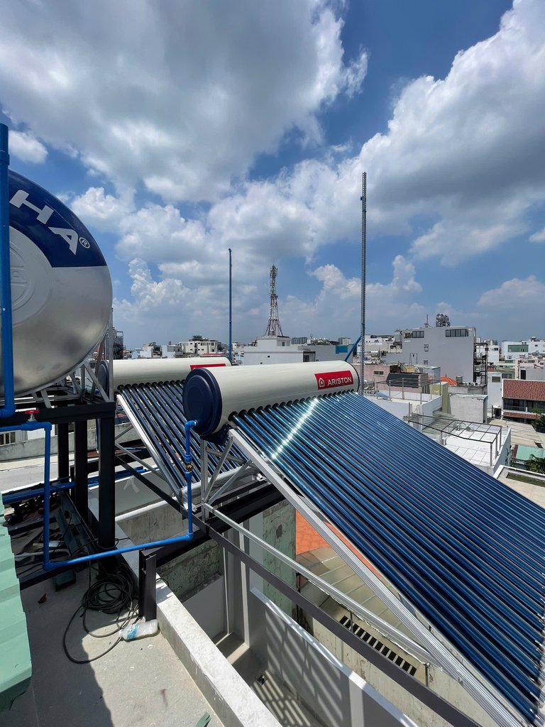 Đánh giá sản phẩm Máy nước nóng năng lượng mặt trời dạng ống Ariston ECO TUBE