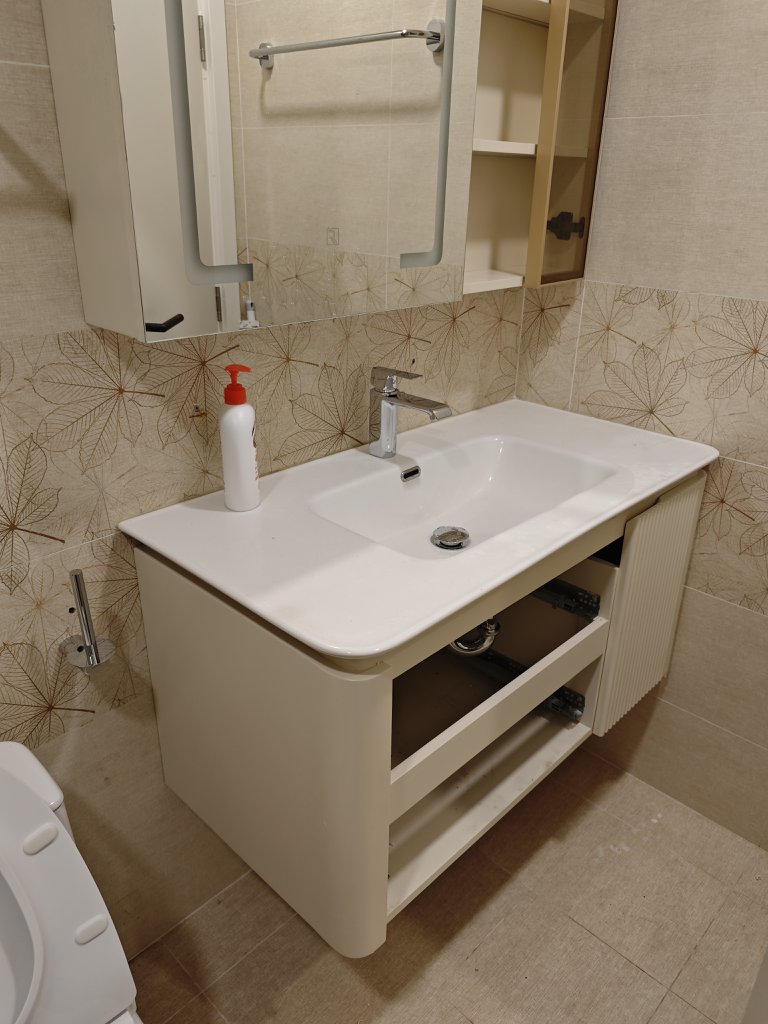 Đánh giá sản phẩm Vòi chậu lavabo COTTO CT1180A lạnh Cubic