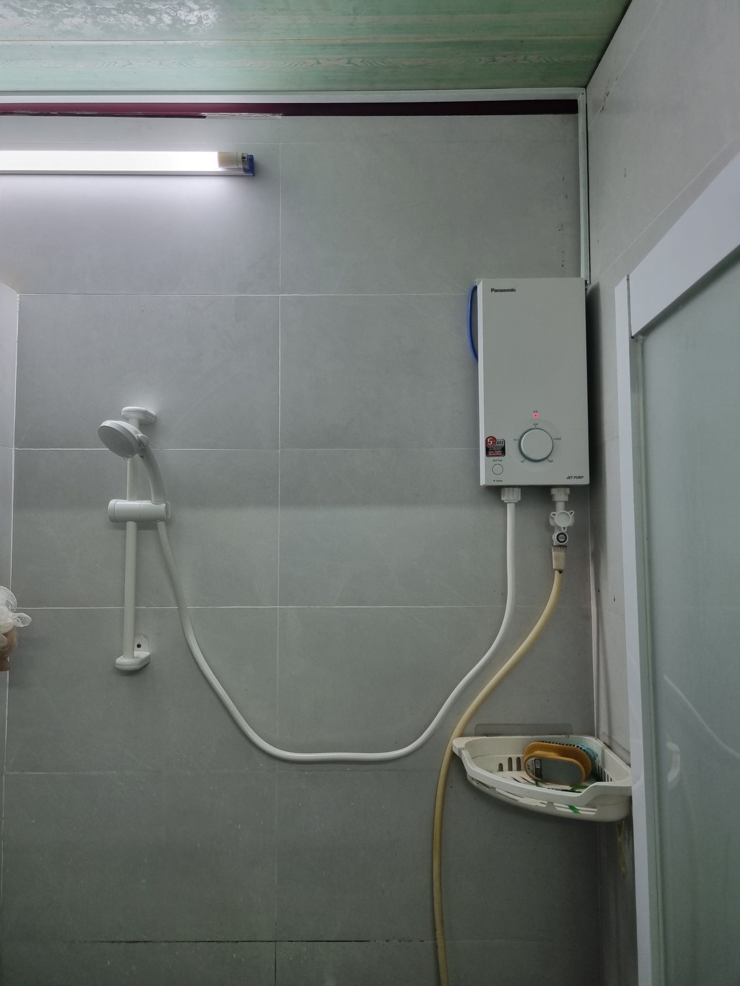 Đánh giá sản phẩm Máy nước nóng trực tiếp V-series 3.5kW Panasonic DH-3VP1VW