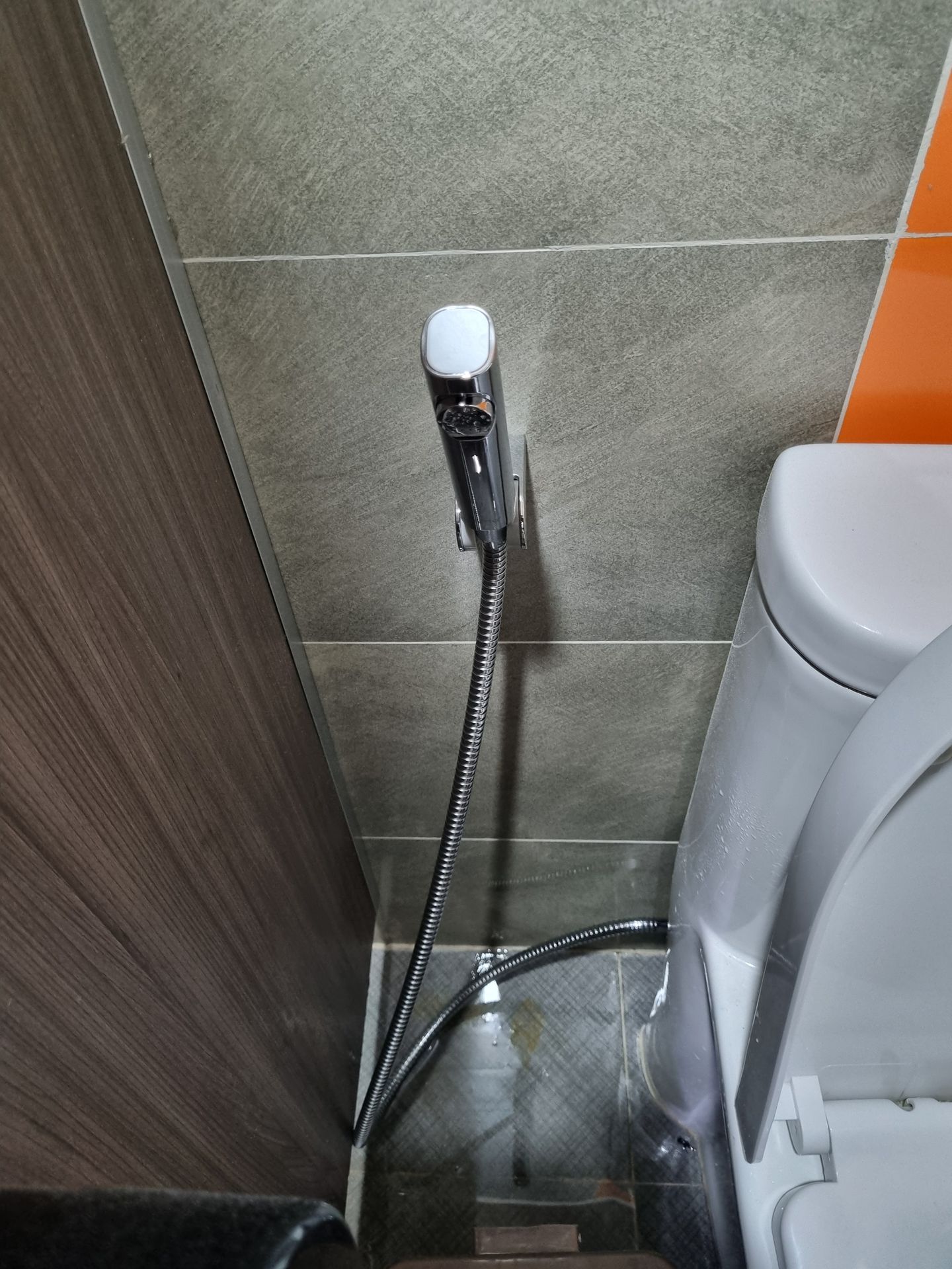 Đánh giá sản phẩm Vòi xịt vệ sinh COTTO CT9911#CR(HM)