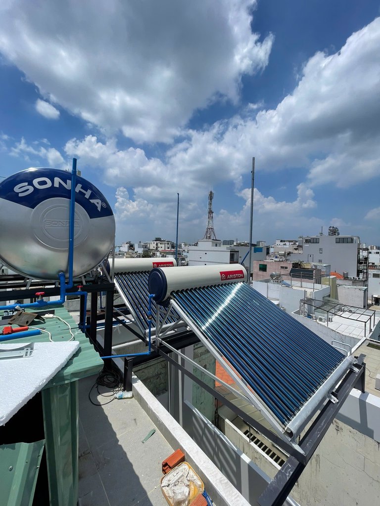 Đánh giá sản phẩm Máy nước nóng năng lượng mặt trời dạng ống Ariston ECO TUBE