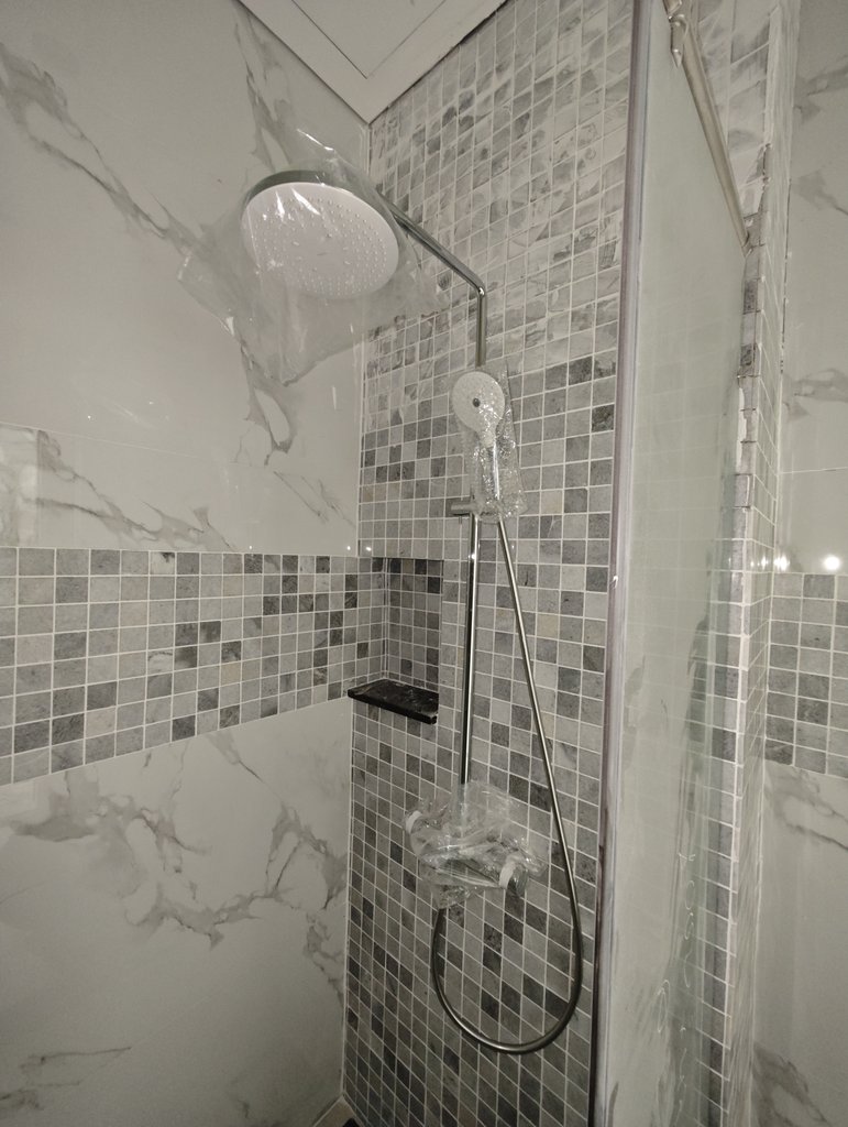 Đánh giá sản phẩm Sen cây nhiệt độ TOTO TBW01401AA dòng G kèm vòi xả bồn