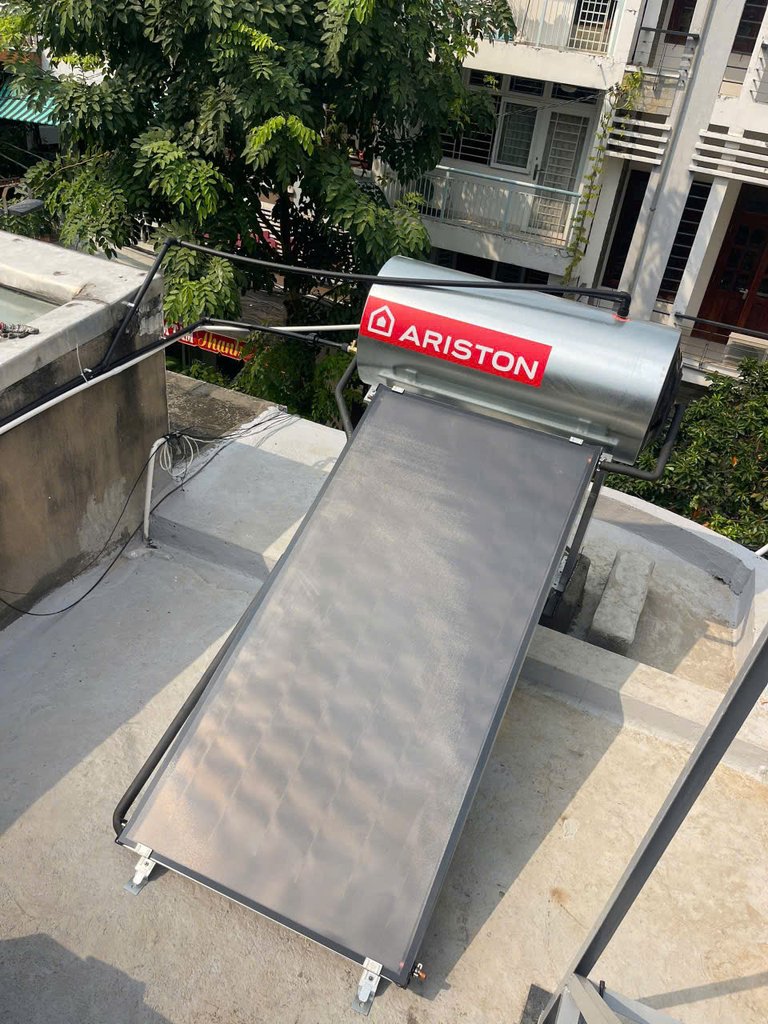 Đánh giá sản phẩm Máy nước nóng năng lượng mặt trời tấm phẳng Ariston KAIROS THERMO DR-2