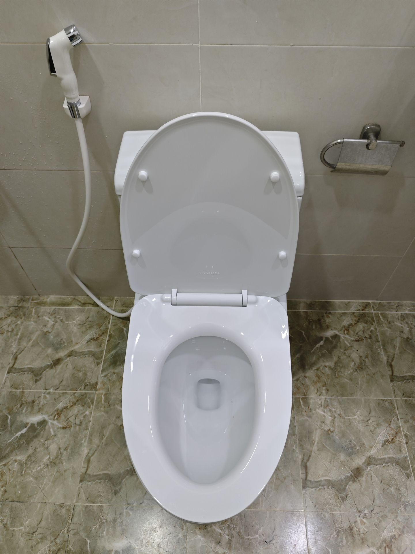 Đánh giá sản phẩm Bồn cầu 1 khối Viglacera V45M nắp êm xả xoáy (+ vòi xịt VG826 & van VG853)