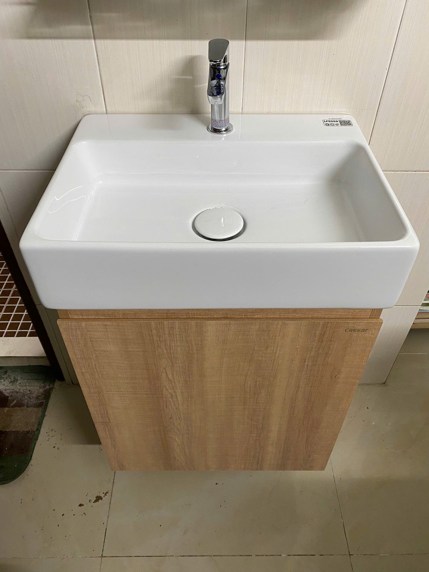 Đánh giá sản phẩm Vòi chậu lavabo lạnh Caesar B060C