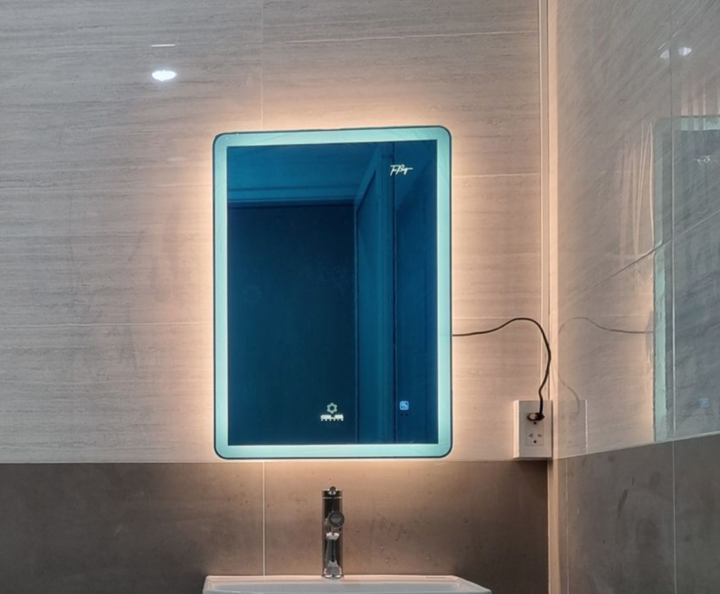 Đánh giá sản phẩm Gương led chữ nhật 50x70cm GLS M35R36 ánh sáng ngoài hoa văn