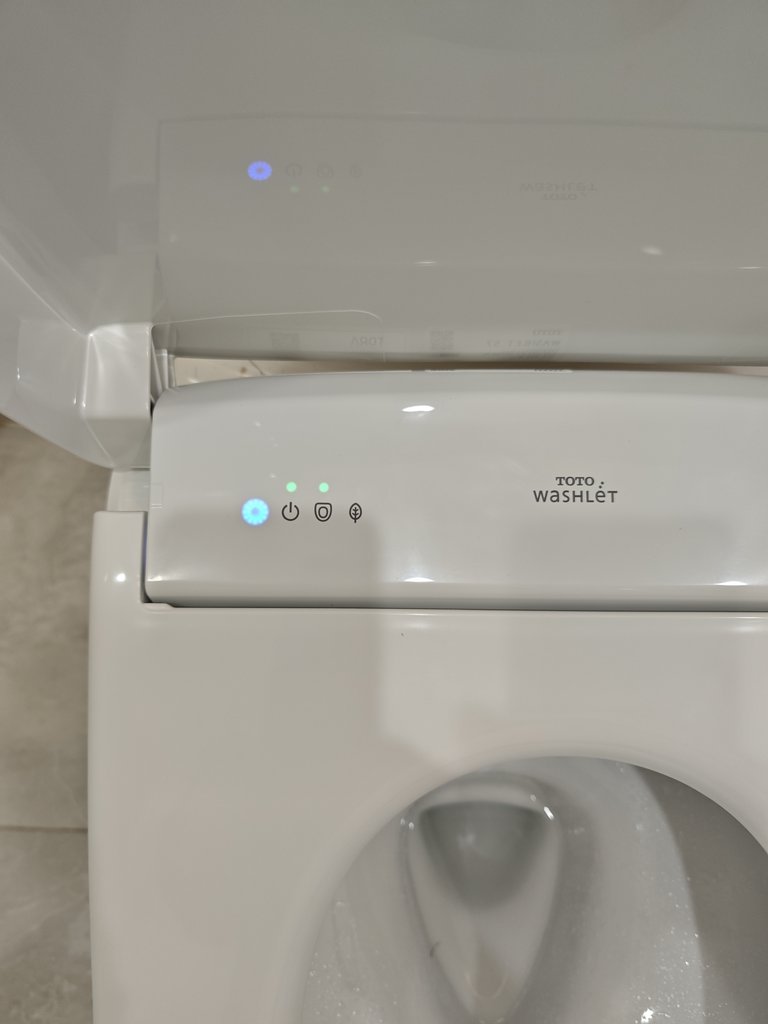 Đánh giá sản phẩm Bồn cầu 1 khối TOTO MS857CDW23 nắp điện tử Washlet S7 TCF47360GAA giấu dây