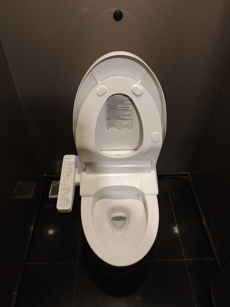 Đánh giá sản phẩm Bồn cầu TOTO MS885DW16 1 khối nắp điện tử Washlet C2 TCF23410AAA