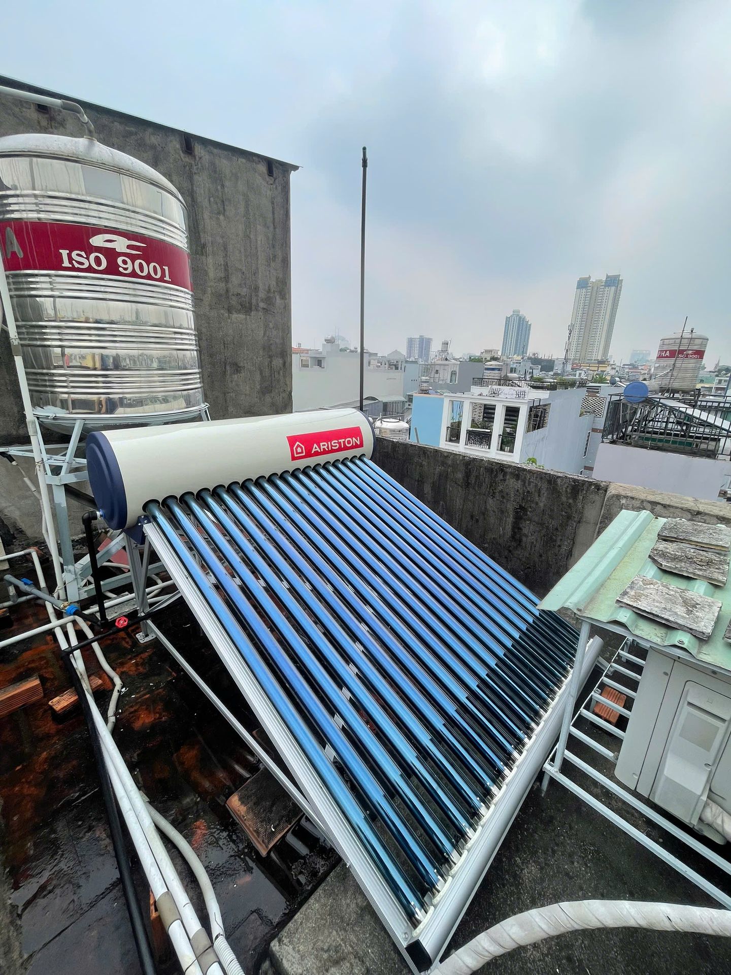 Đánh giá sản phẩm Máy nước nóng năng lượng mặt trời dạng ống Ariston ECO TUBE