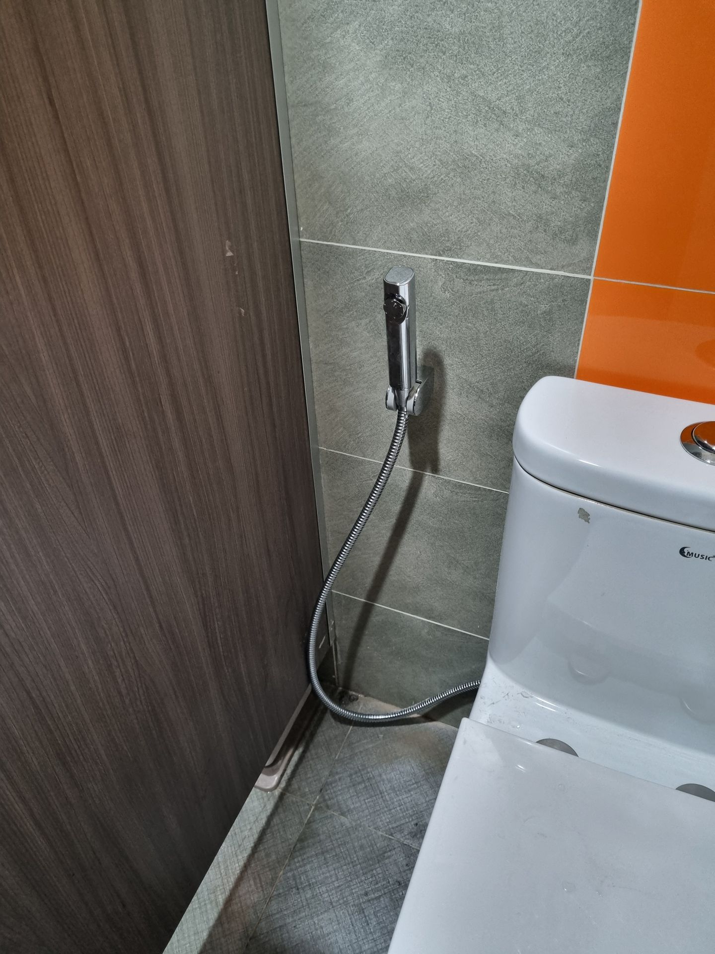 Đánh giá sản phẩm Vòi xịt vệ sinh COTTO CT9911#CR(HM)