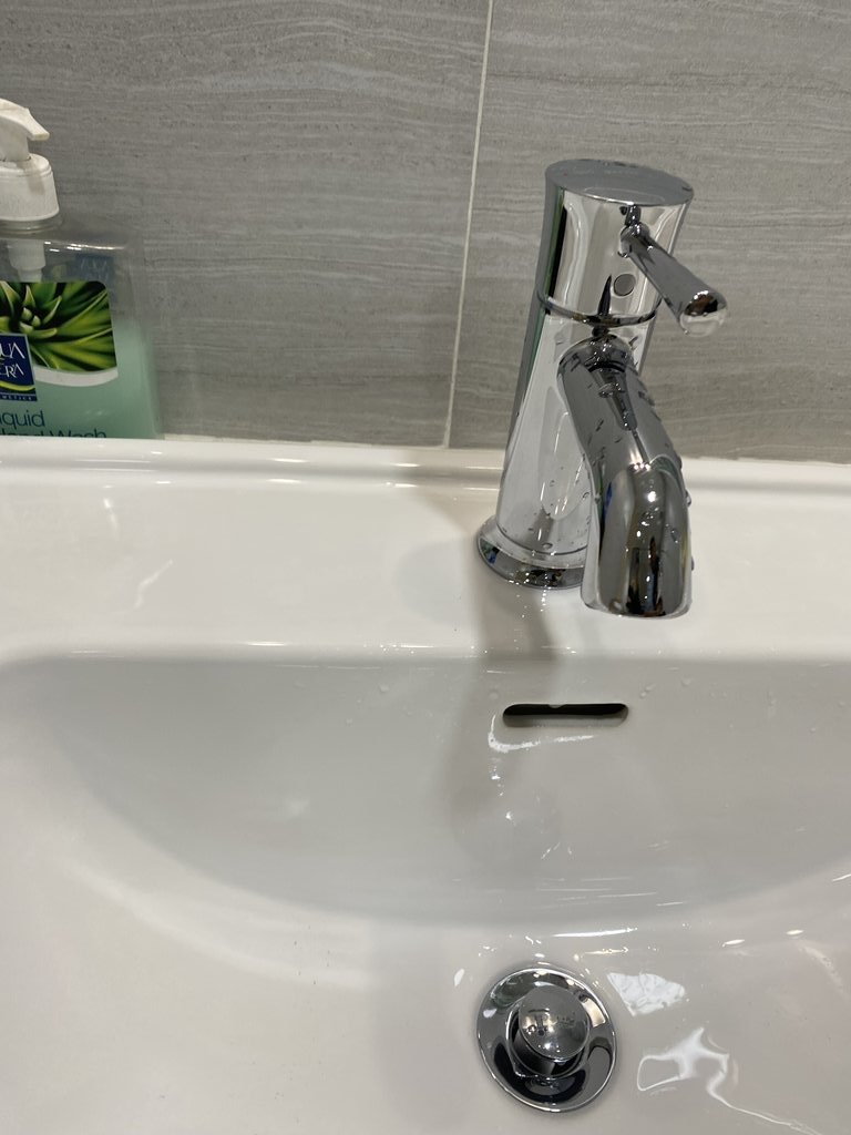 Đánh giá sản phẩm Vòi lavabo nóng lạnh LN TOTO TLS02301V