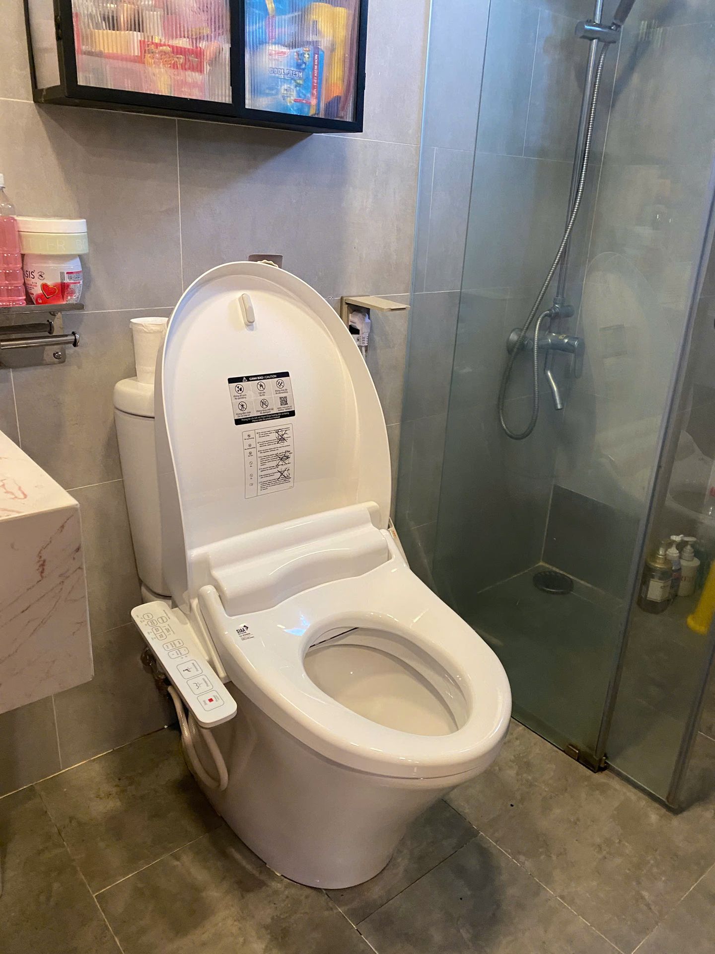 Đánh giá sản phẩm Nắp rửa điện tử thông minh INAX CW-H18VN (CWH18VN)