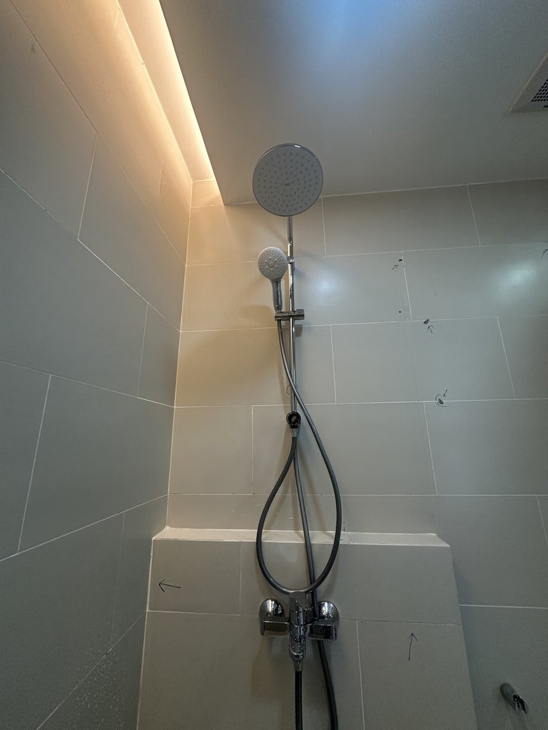 Đánh giá sản phẩm Thân sen cây tắm đứng Tempesta System 200 GROHE 27389003