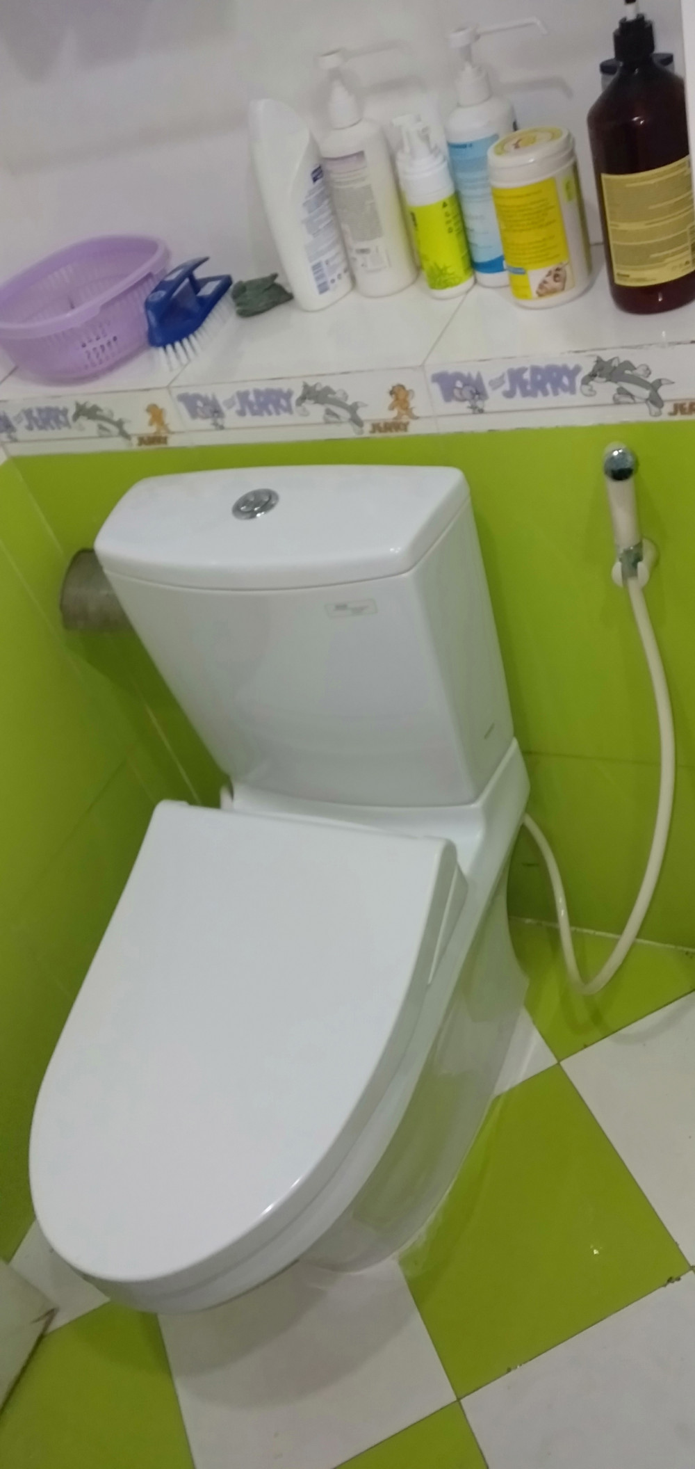 Đánh giá sản phẩm Bồn cầu TOTO CS945DNE4 2 khối nắp rửa cơ TCW1211A