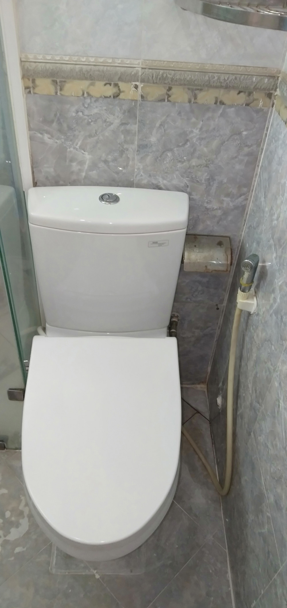 Đánh giá sản phẩm Bồn cầu TOTO CS945DNE4 2 khối nắp rửa cơ TCW1211A