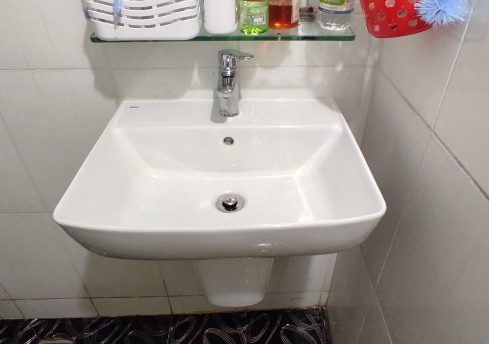 Chậu rửa Lavabo treo tường INAX L-312V ƯU ĐÃI 01/2024