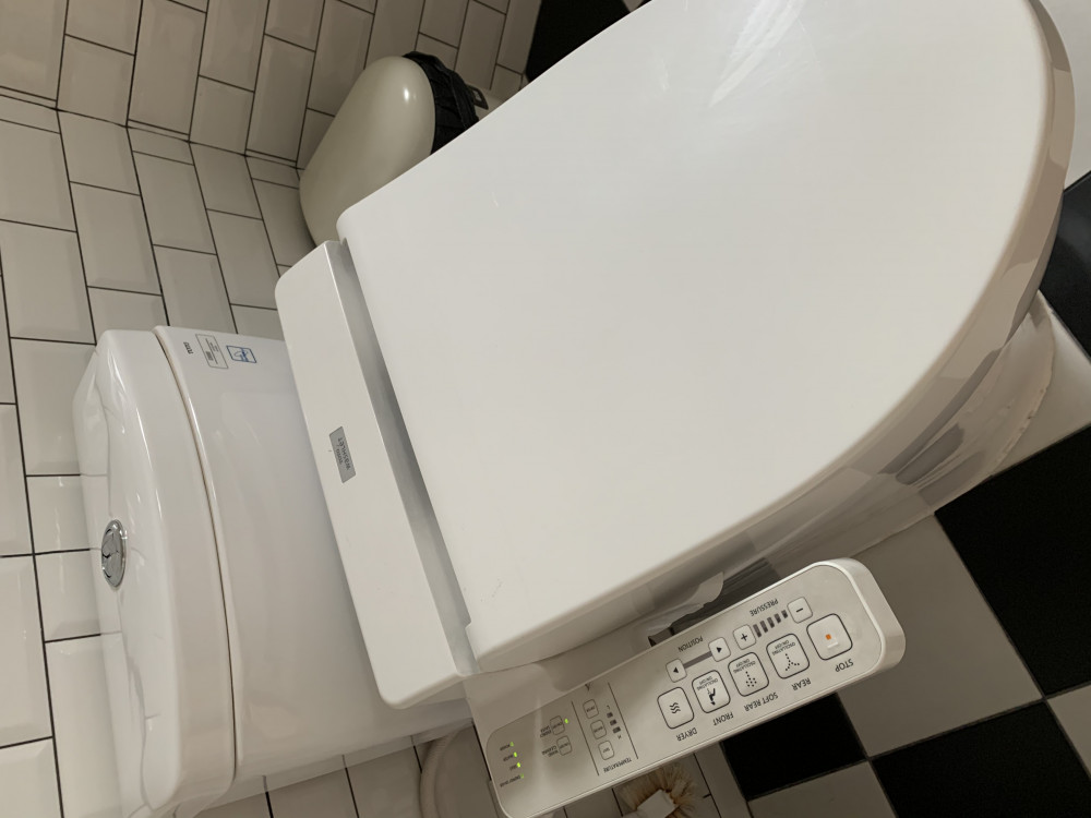 Đánh giá sản phẩm Nắp rửa điện tử TOTO TCF6631A (W7)