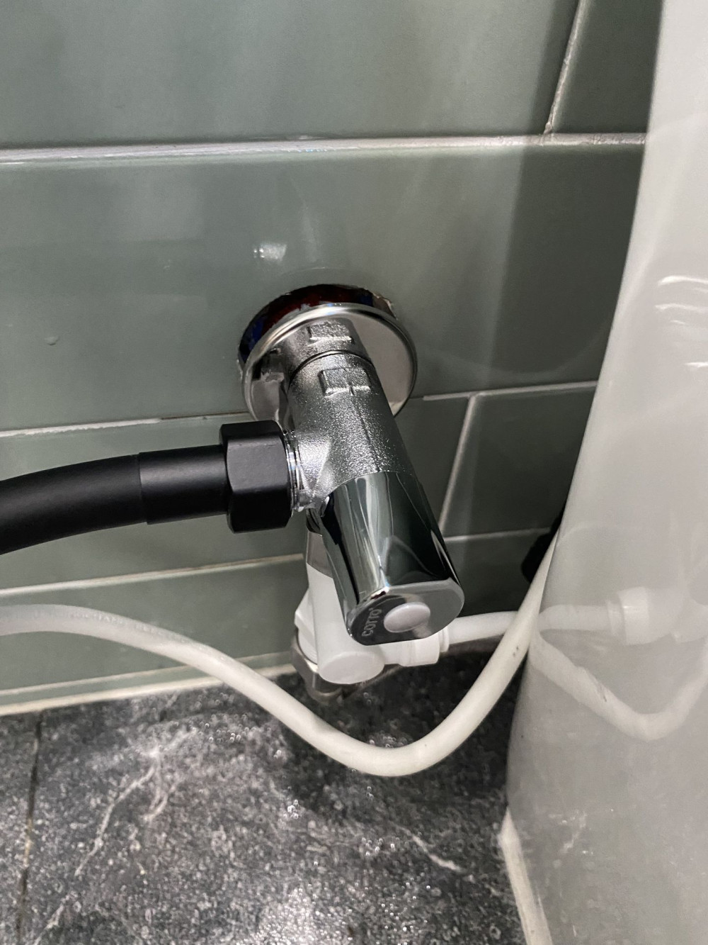 Đánh giá sản phẩm Van khóa COTTO CT1053N(HM) 1 in 2 out